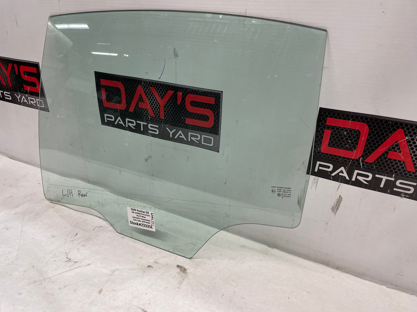 2009 Pontiac G8  LH Driver Rear Door Window Glass OEM - Day's Parts Yard