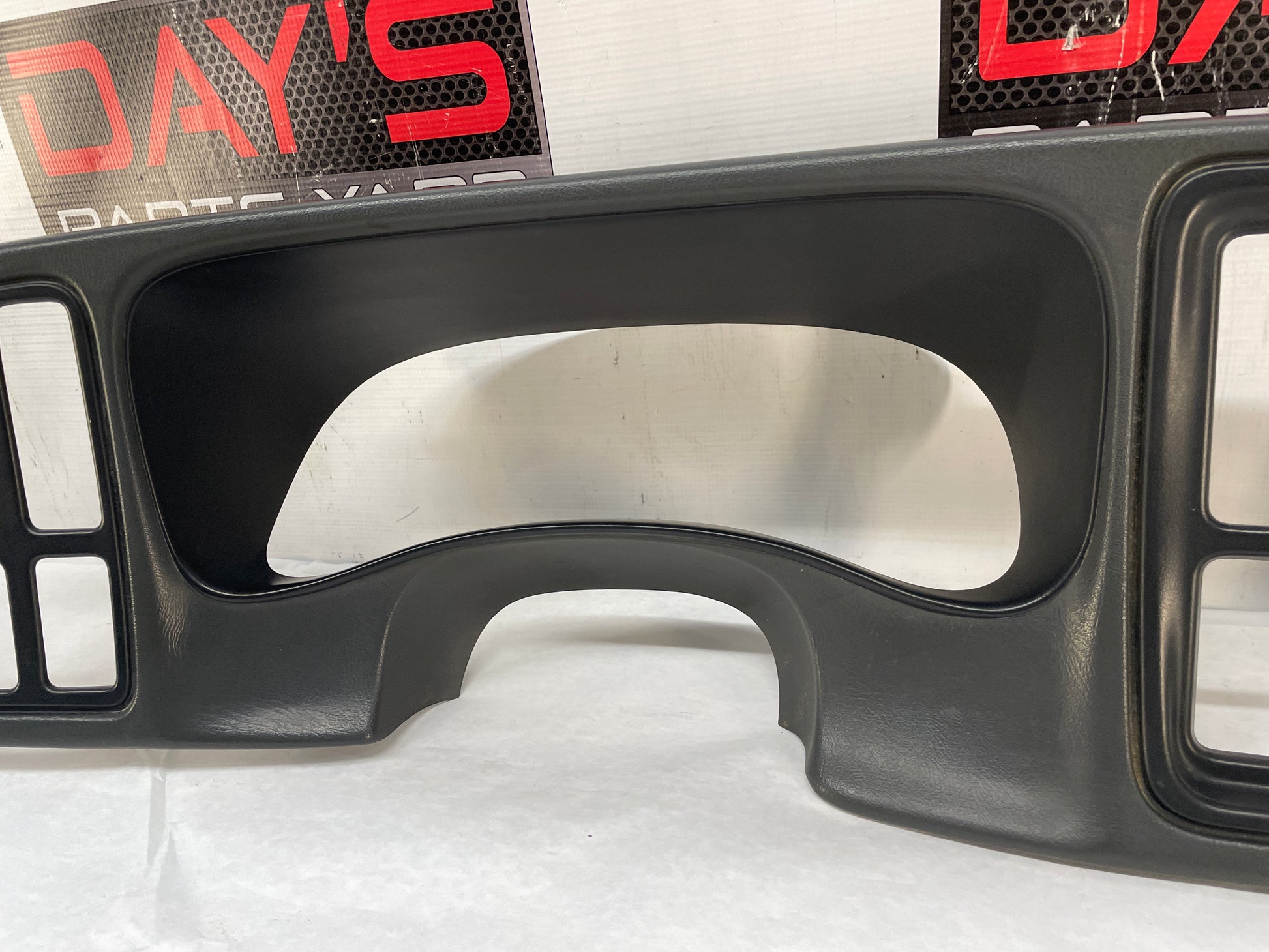 2007 Chevy Silverado K3500 Ebony Instrument Cluster Dash Trim Bezel OEM - Day's Parts Yard