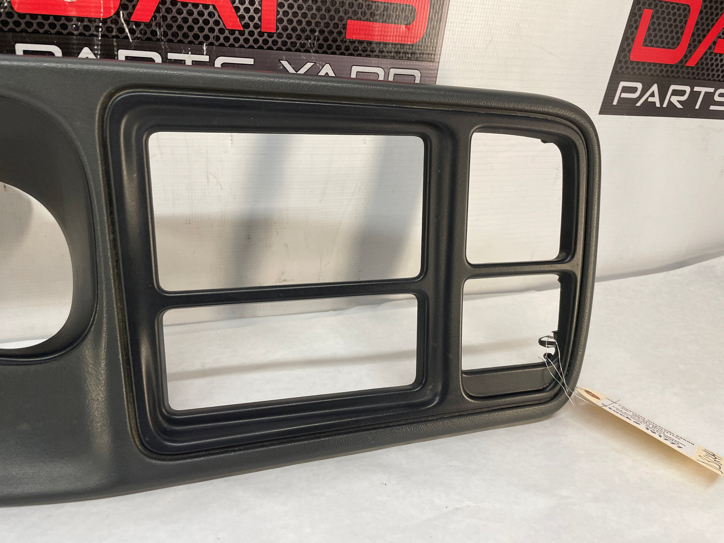 2007 Chevy Silverado K3500 Ebony Instrument Cluster Dash Trim Bezel OEM - Day's Parts Yard