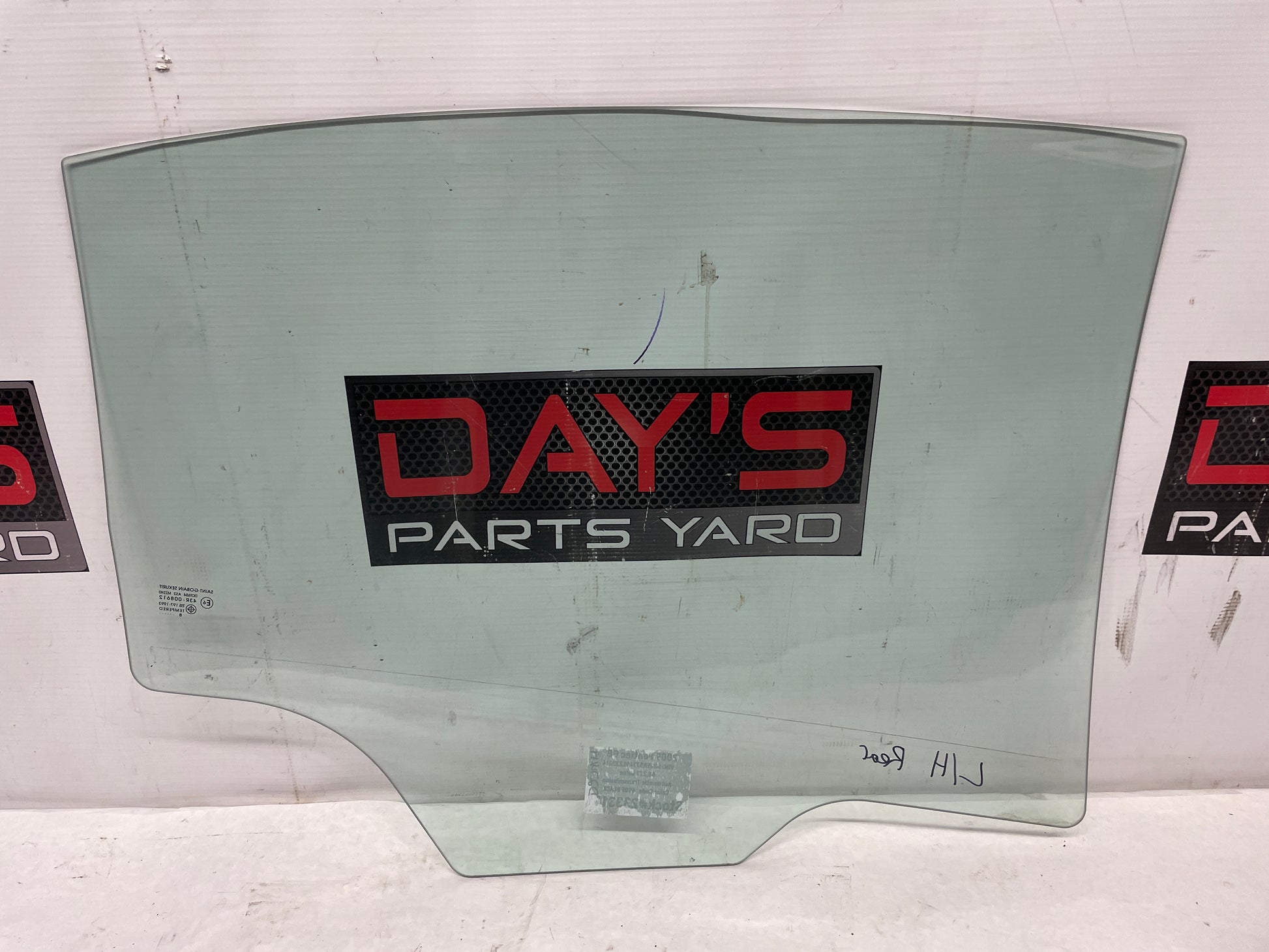 2009 Pontiac G8  LH Driver Rear Door Window Glass OEM - Day's Parts Yard