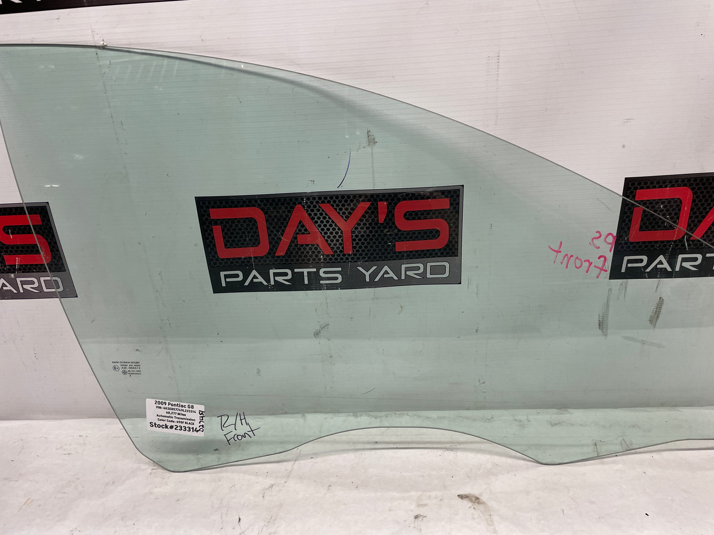 2009 Pontiac G8 RH Passenger Front Door Window Glass OEM - Day's Parts Yard