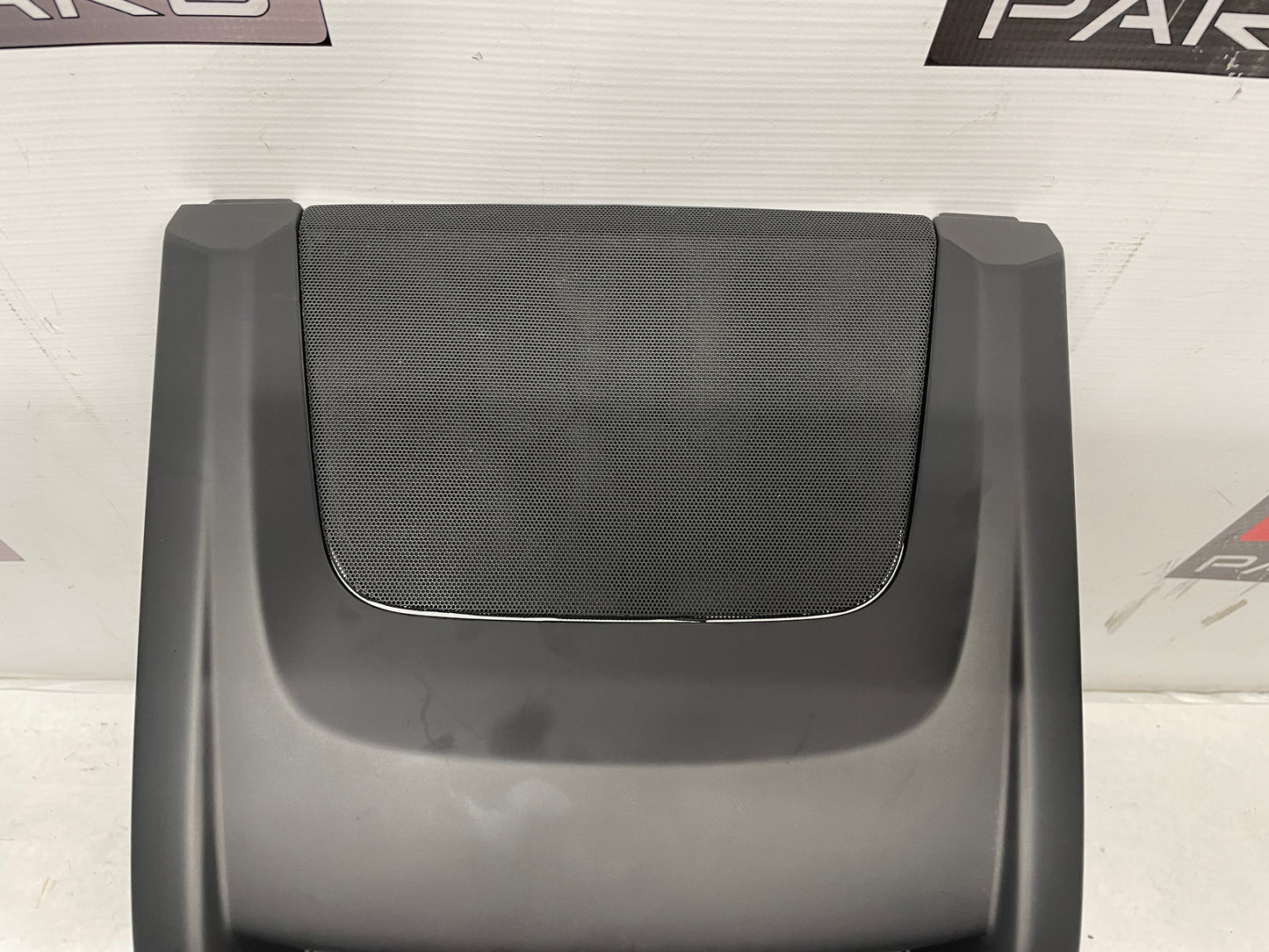 2009 Pontiac G8 Center Dash Radio Bezel Trim Molding OEM - Day's Parts Yard