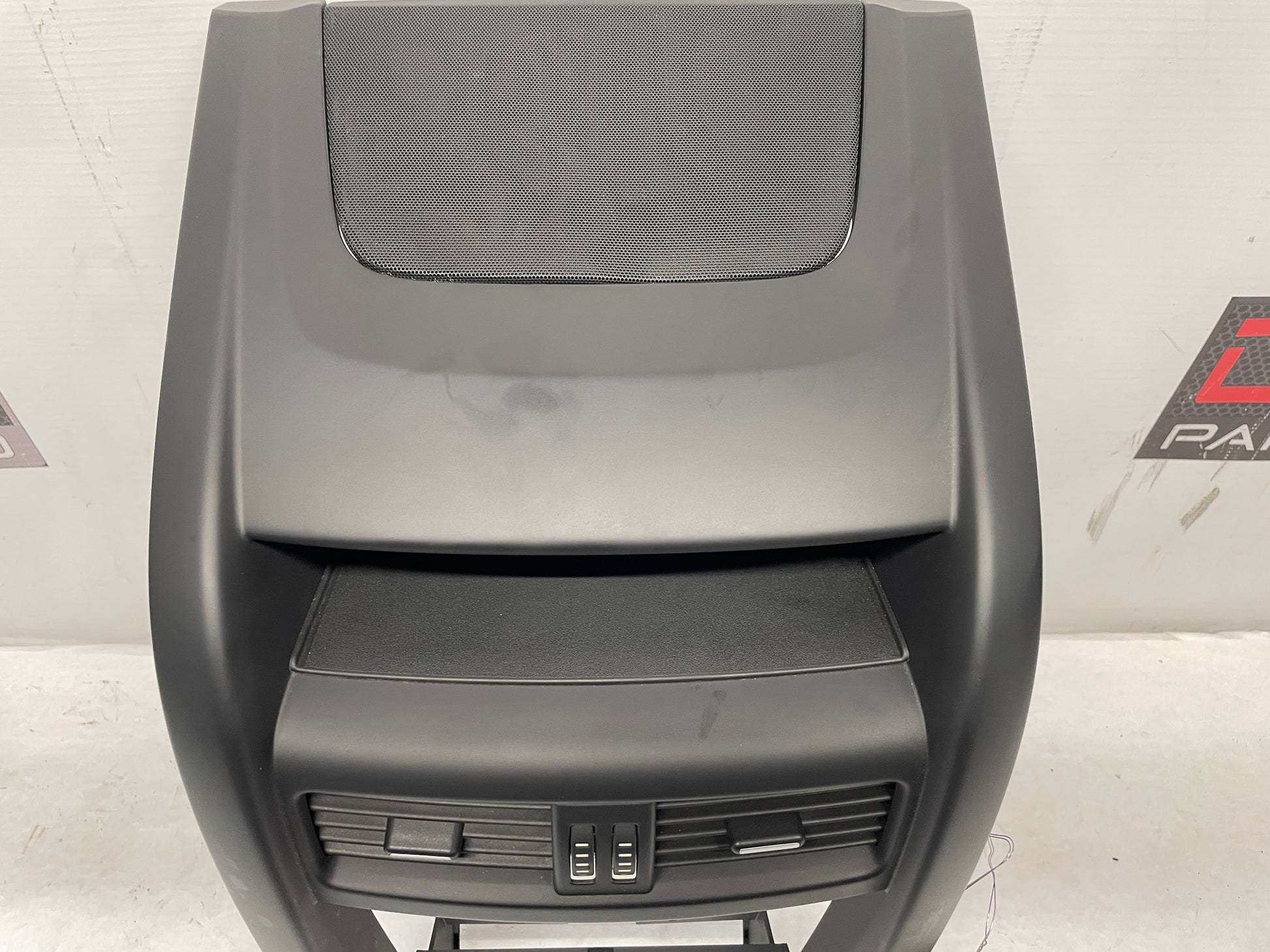 2009 Pontiac G8 Center Dash Radio Bezel Trim Molding OEM - Day's Parts Yard