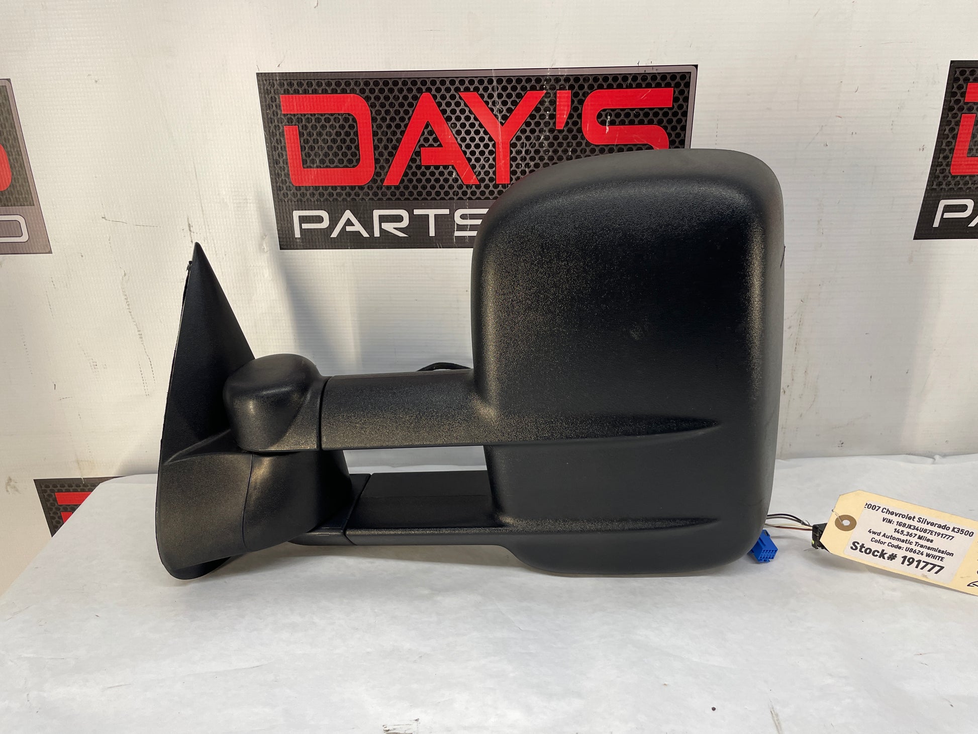 2007 Chevy Silverado K3500 LH Driver Exterior Tow Power Heated Mirror Black OEM - Day's Parts Yard