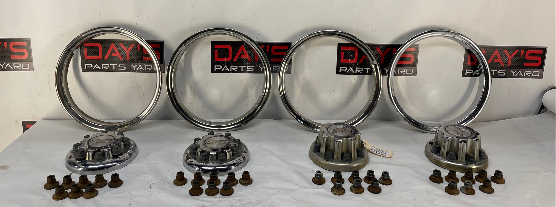 2007 Chevy Silverado K3500 Beauty Rings w/ Center Caps and Lug Nuts OEM - Day's Parts Yard