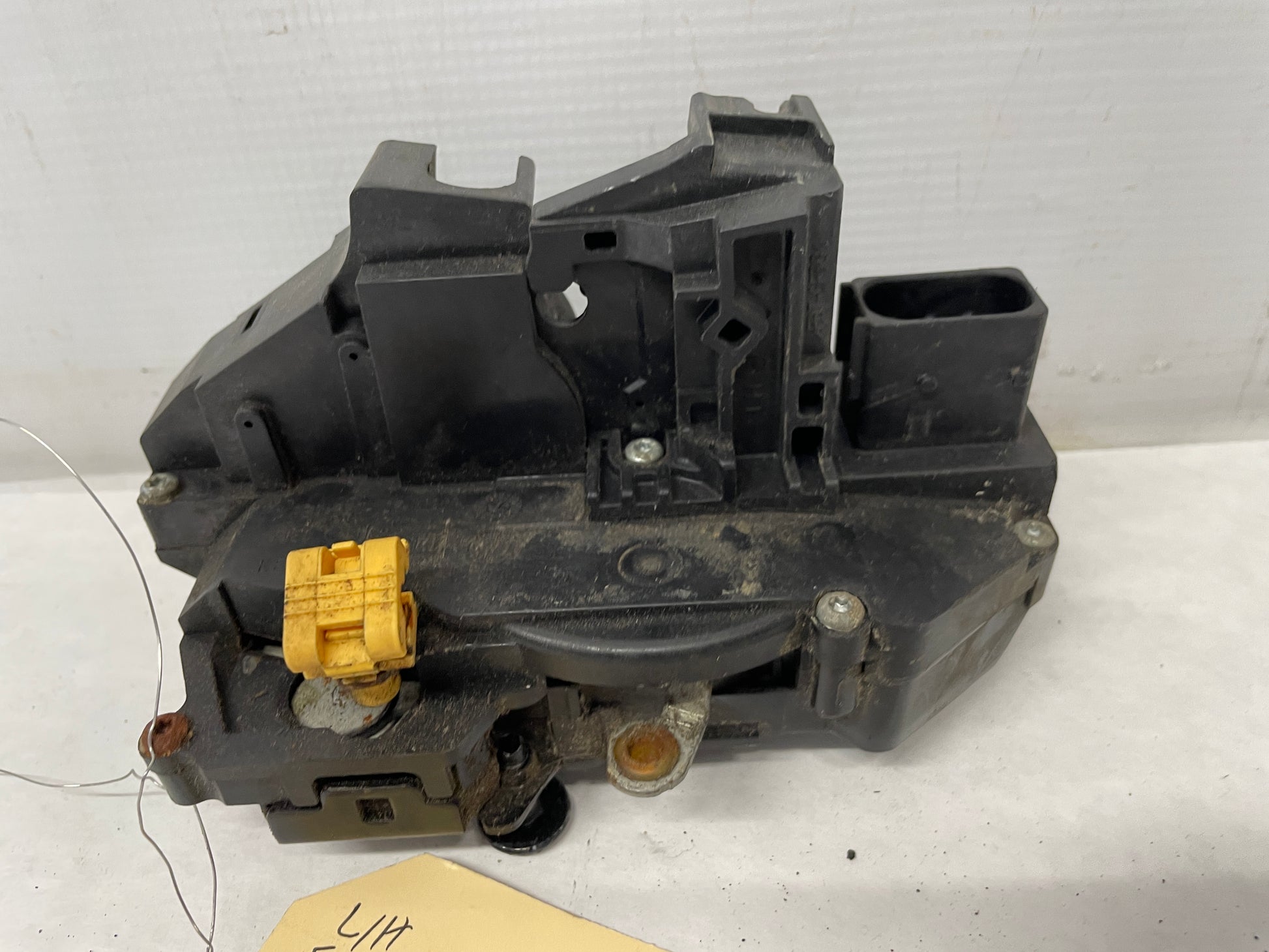 2009 Pontiac G8 LH Driver Front Door Lock Actuator OEM - Day's Parts Yard