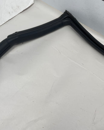 2015 Chevy Camaro SS Front RH Passenger Weather Strip Rubber Seal OEM