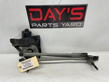 2009 Pontiac G8 GT Windshield Wiper Motor Transmission Linkage Assembly OEM - Day's Parts Yard