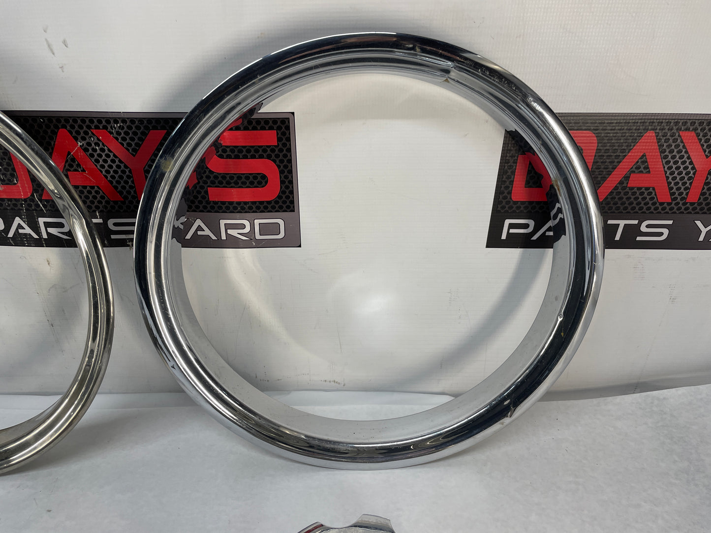 2007 Chevy Silverado K3500 Beauty Rings w/ Center Caps and Lug Nuts OEM - Day's Parts Yard
