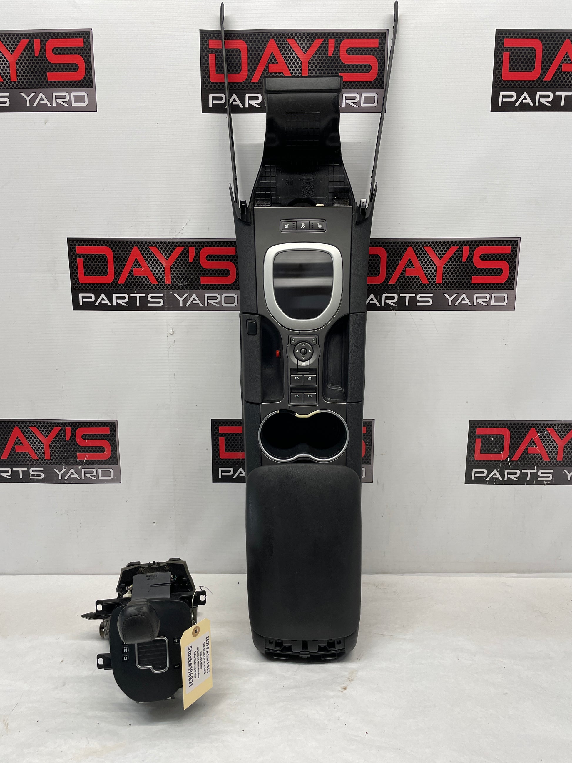 2009 Pontiac G8 GT Complete Center Console w/ Shifter Assembly OEM - Day's Parts Yard
