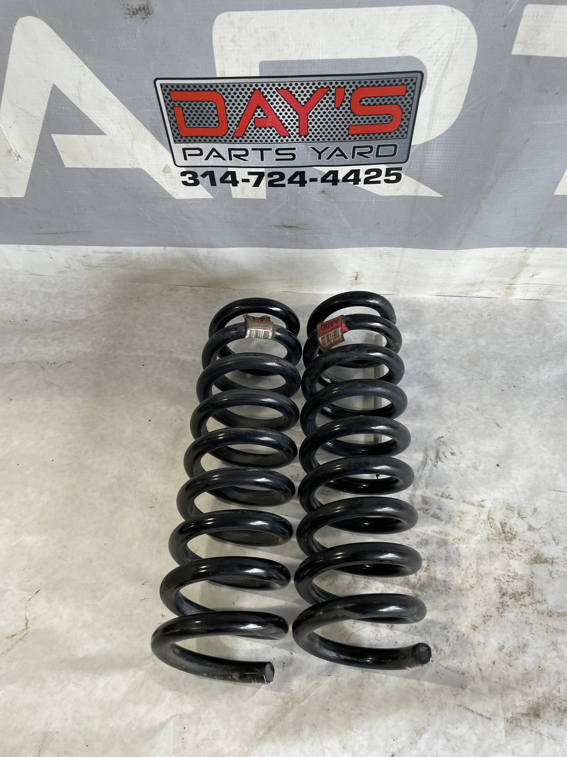 2020 Chevy Camaro SS Rear RH & LH Coil Springs Set OEM - Day's Parts Yard