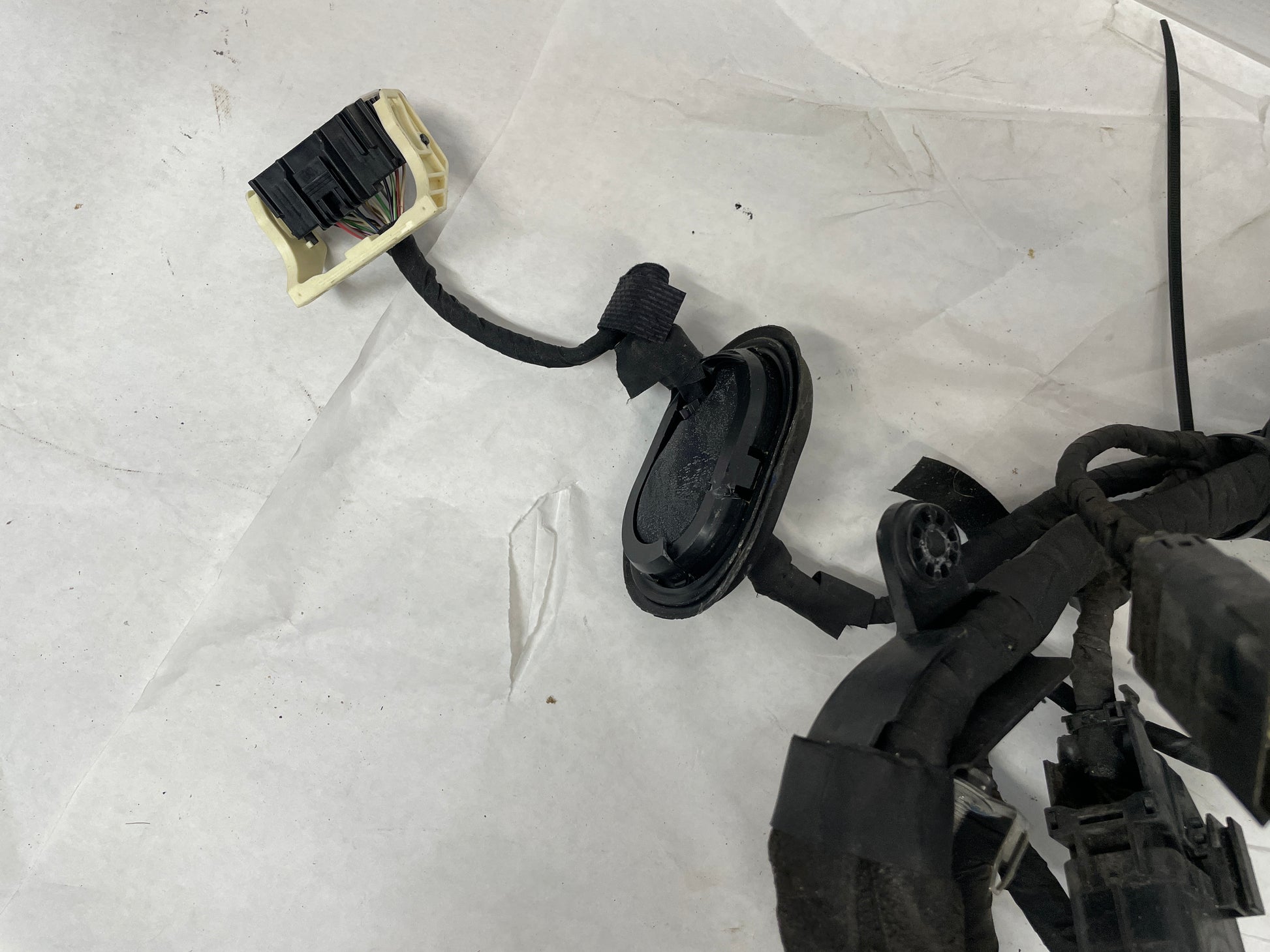 2014 Chevy SS Sedan Fire Wall Engine Bay Front Chassis Wire Wiring Harness OEM - Day's Parts Yard