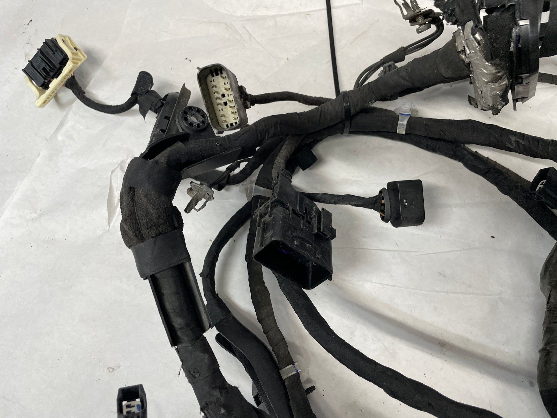 2014 Chevy SS Sedan Fire Wall Engine Bay Front Chassis Wire Wiring Harness OEM - Day's Parts Yard