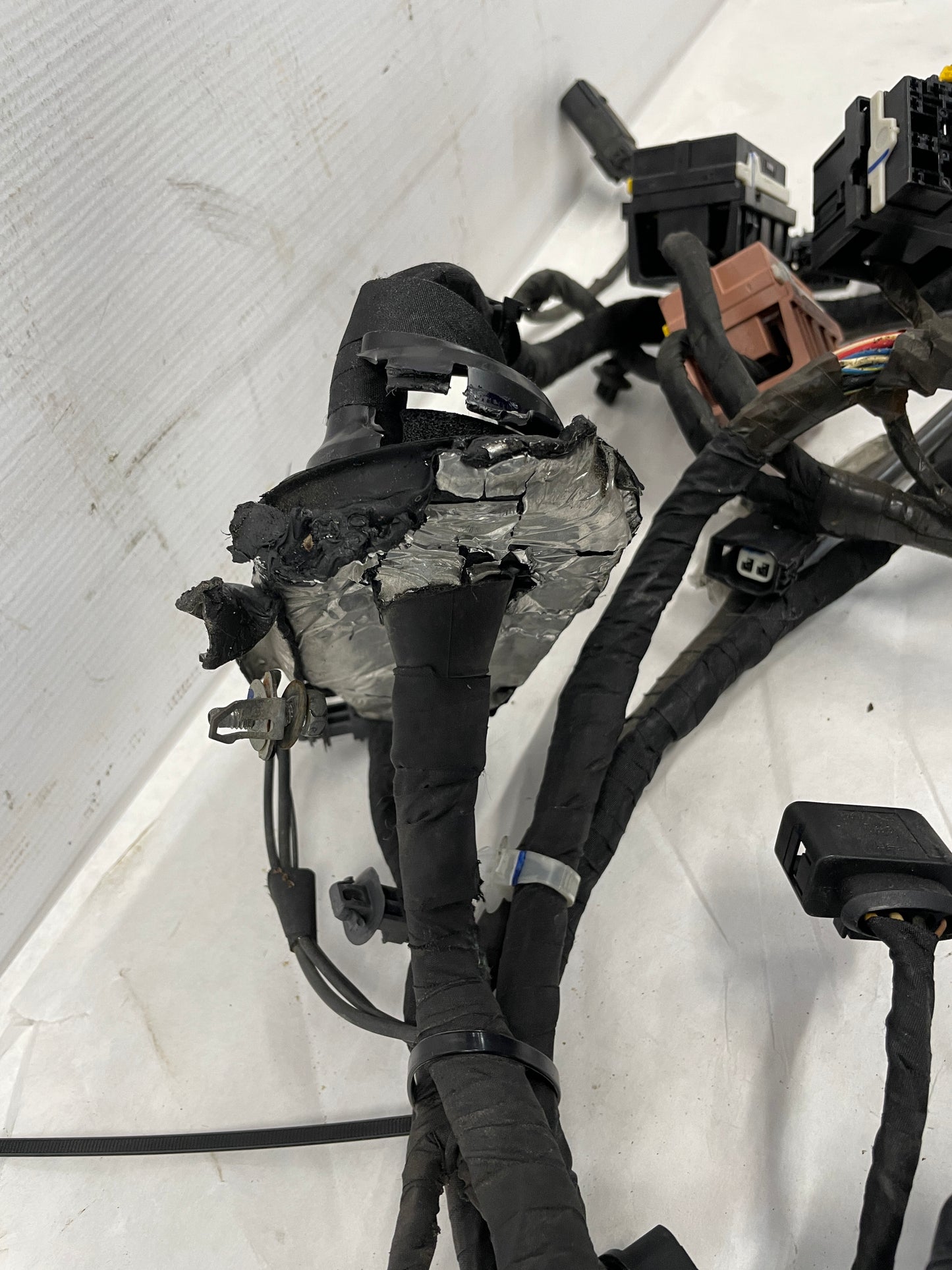 2014 Chevy SS Sedan Fire Wall Engine Bay Front Chassis Wire Wiring Harness OEM - Day's Parts Yard
