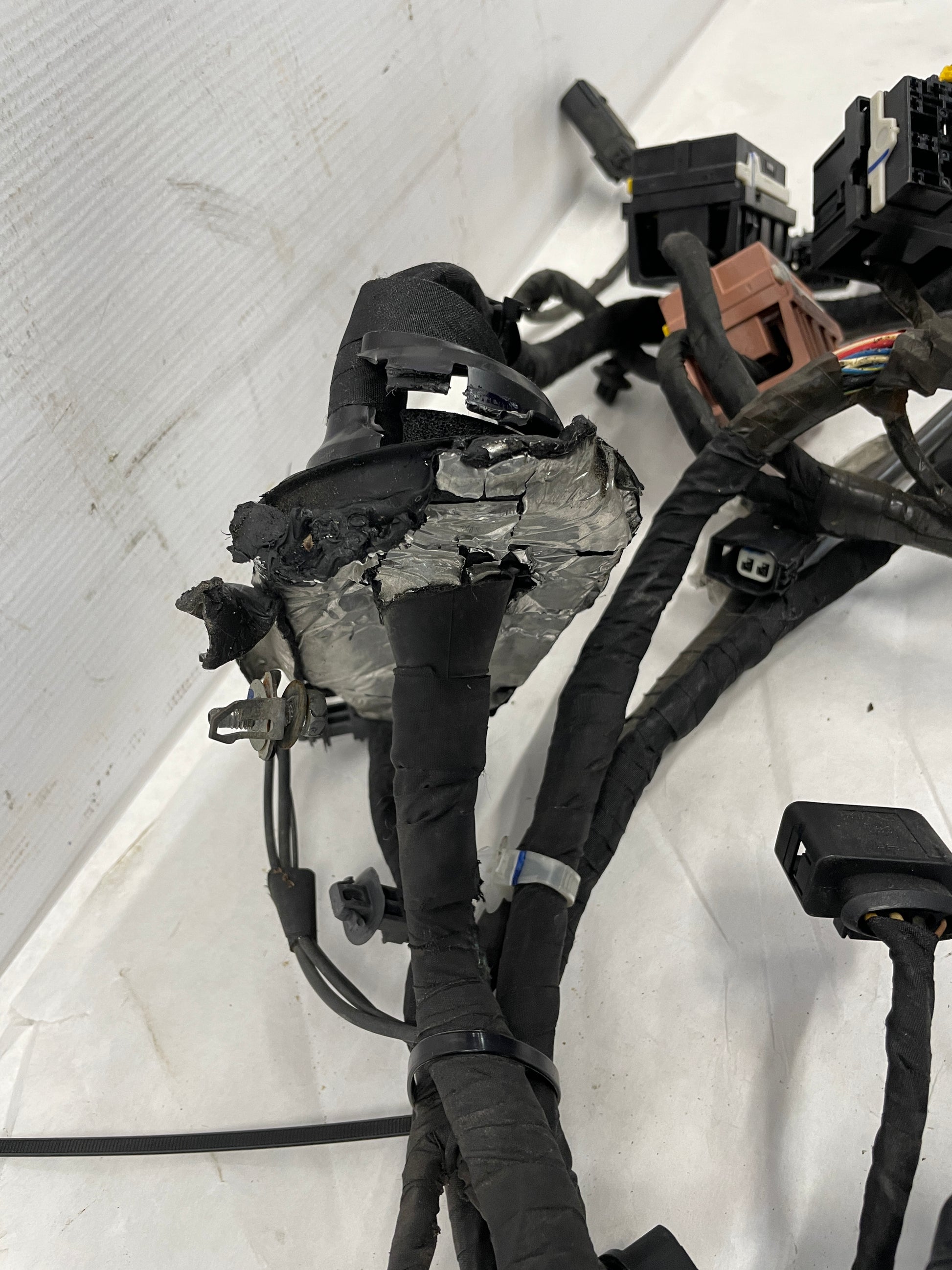 2014 Chevy SS Sedan Fire Wall Engine Bay Front Chassis Wire Wiring Harness OEM - Day's Parts Yard