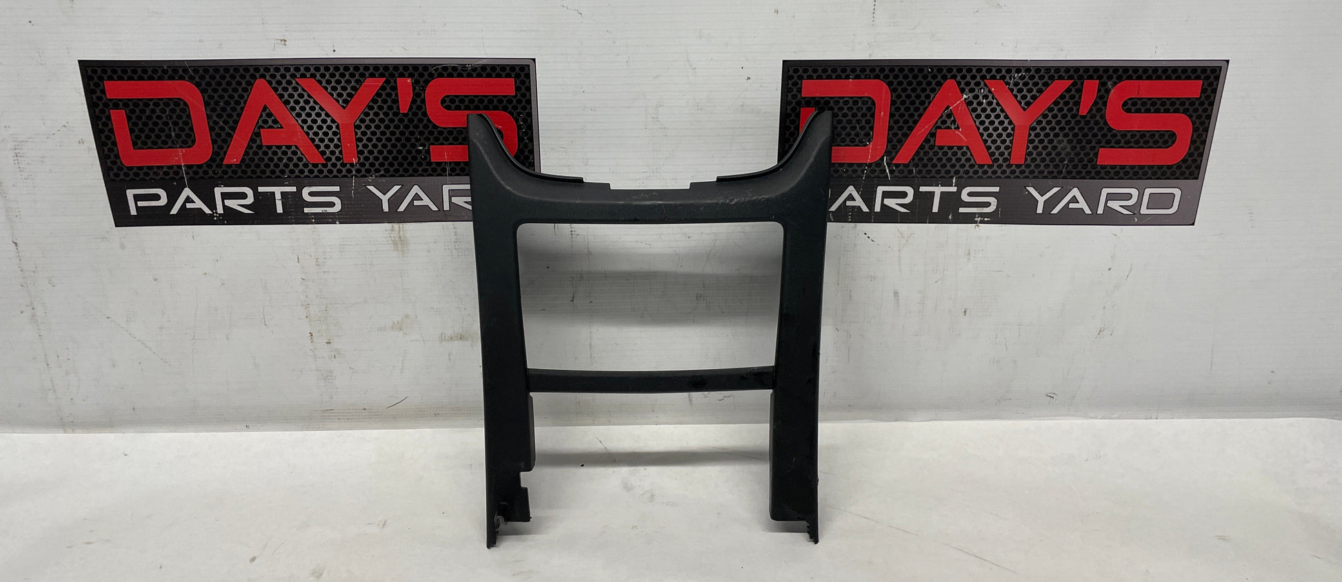 2013 Chevy Caprice PPV Center Dash Radio Stereo Bezel Trim OEM - Day's Parts Yard