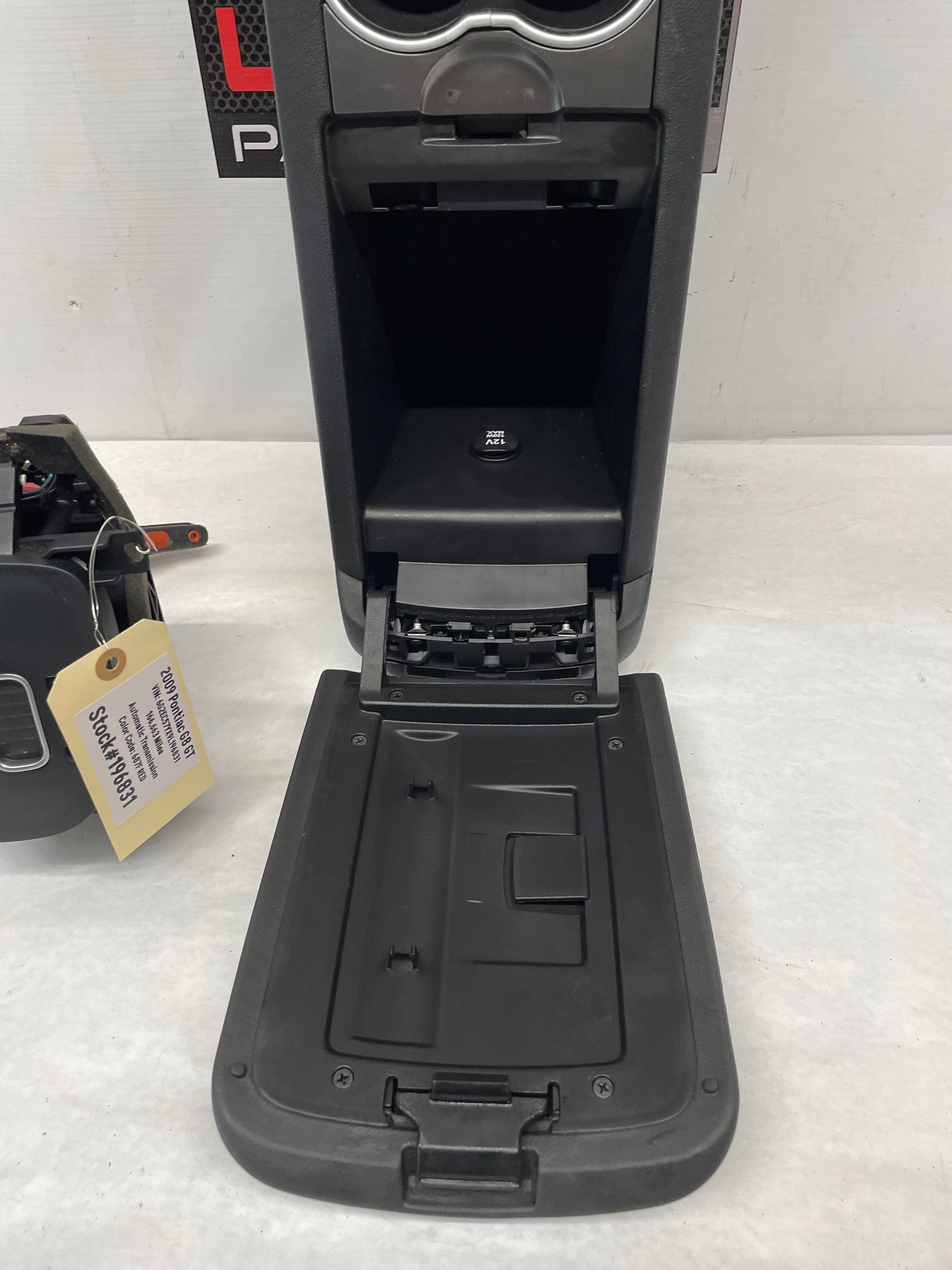 2009 Pontiac G8 GT Complete Center Console w/ Shifter Assembly OEM - Day's Parts Yard