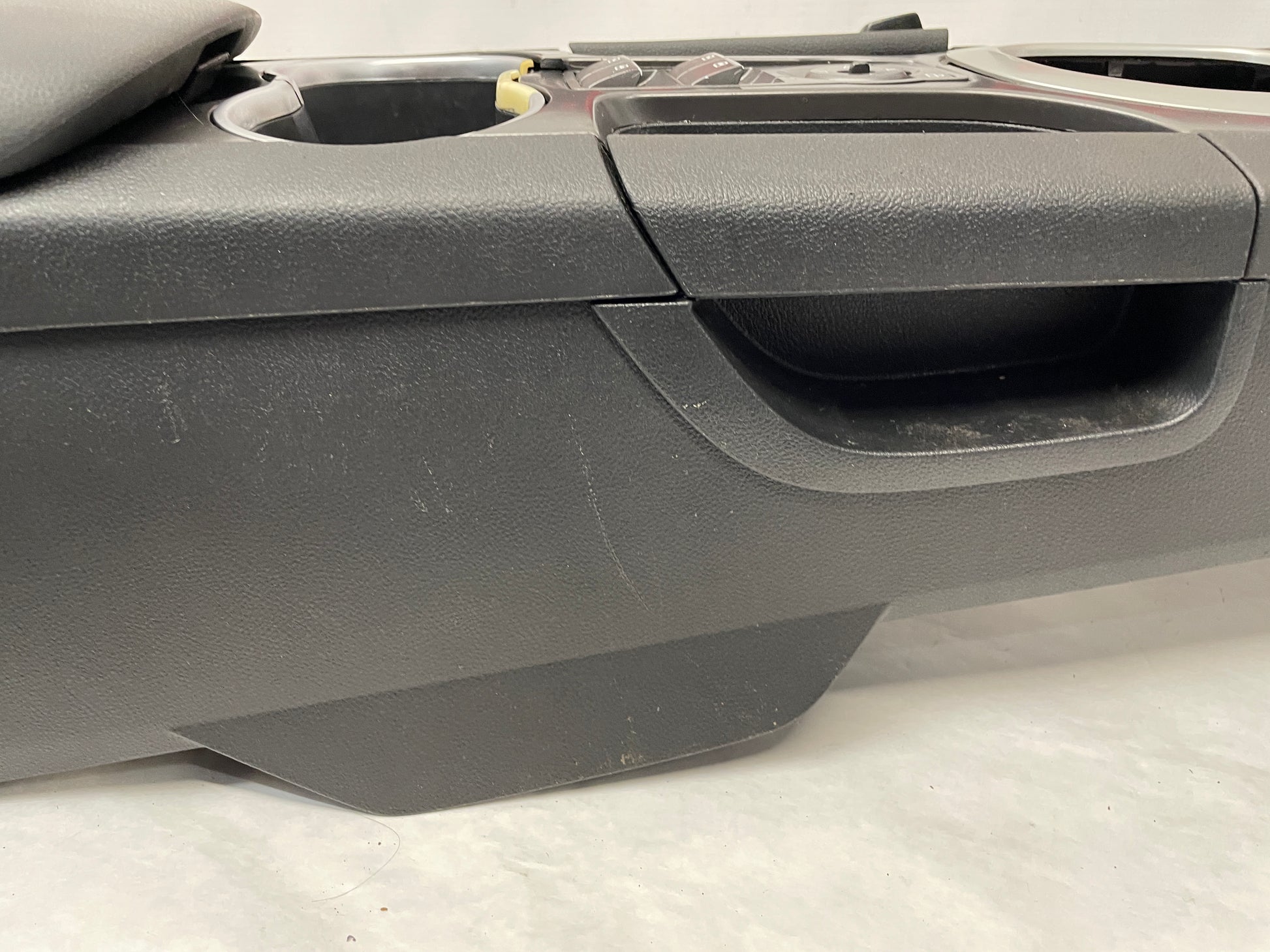 2009 Pontiac G8 GT Complete Center Console w/ Shifter Assembly OEM - Day's Parts Yard