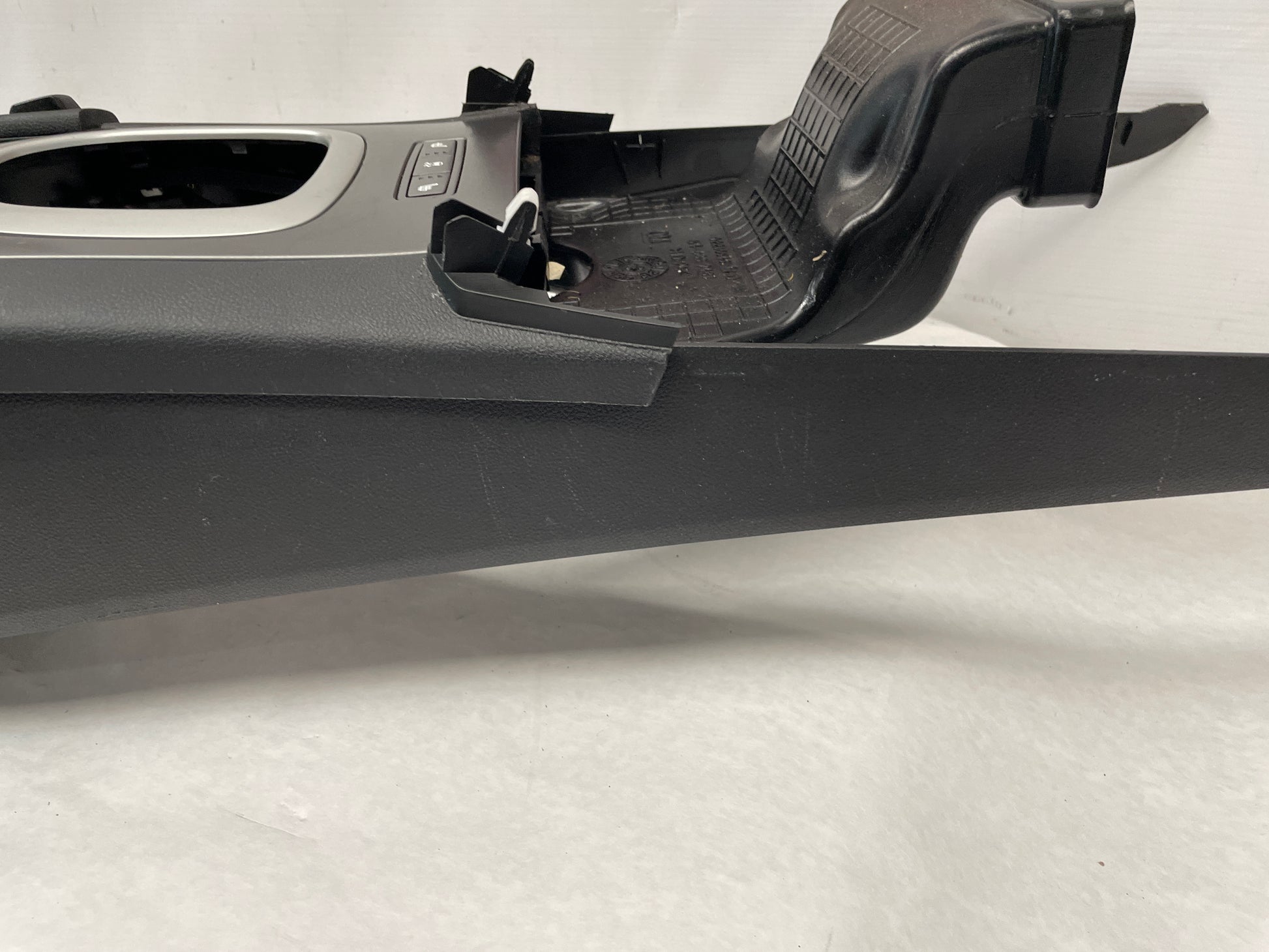 2009 Pontiac G8 GT Complete Center Console w/ Shifter Assembly OEM - Day's Parts Yard