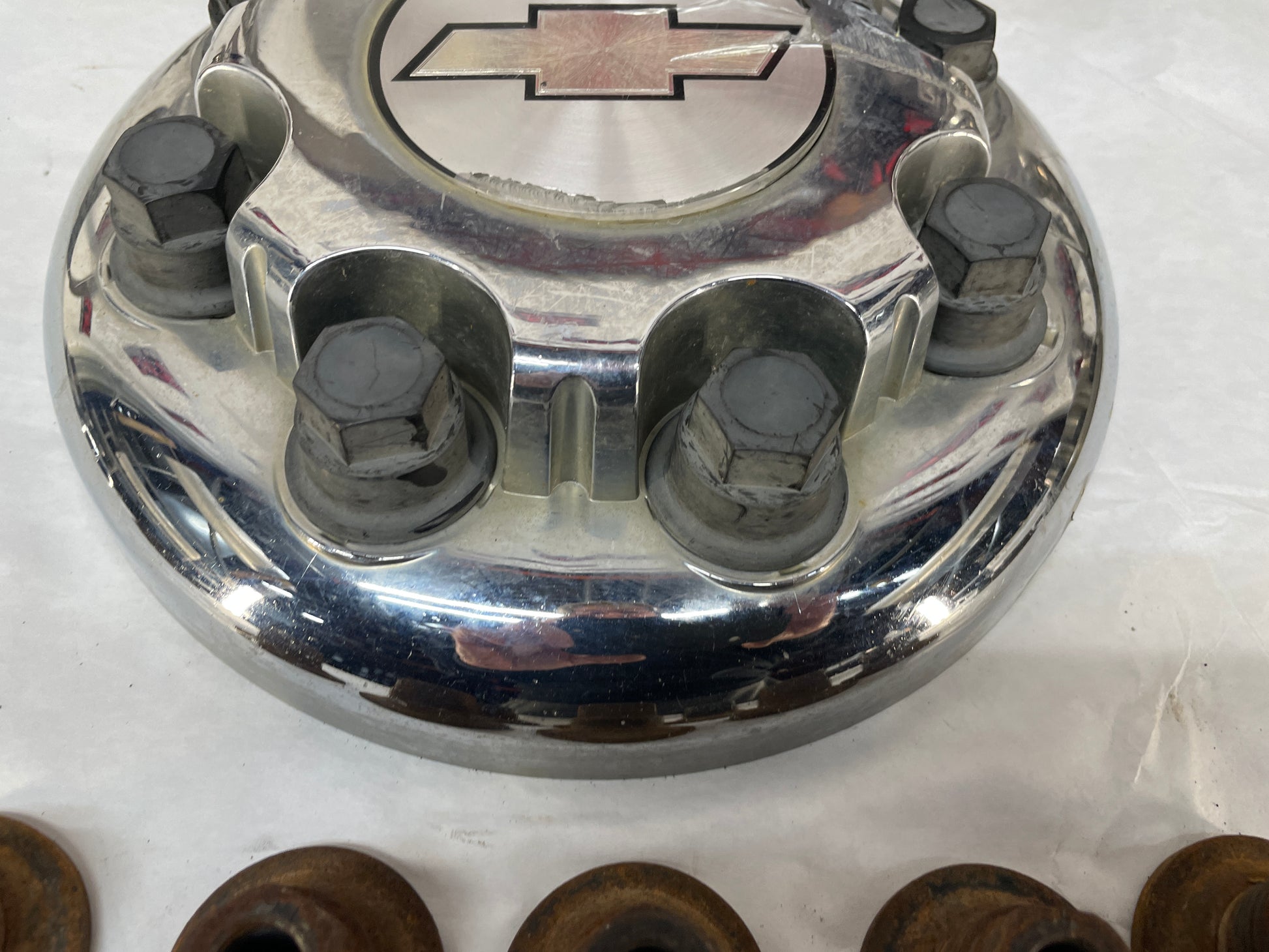 2007 Chevy Silverado K3500 Beauty Rings w/ Center Caps and Lug Nuts OEM - Day's Parts Yard