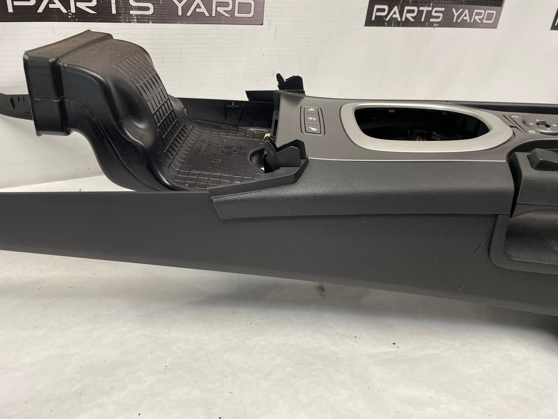 2009 Pontiac G8 GT Complete Center Console w/ Shifter Assembly OEM - Day's Parts Yard