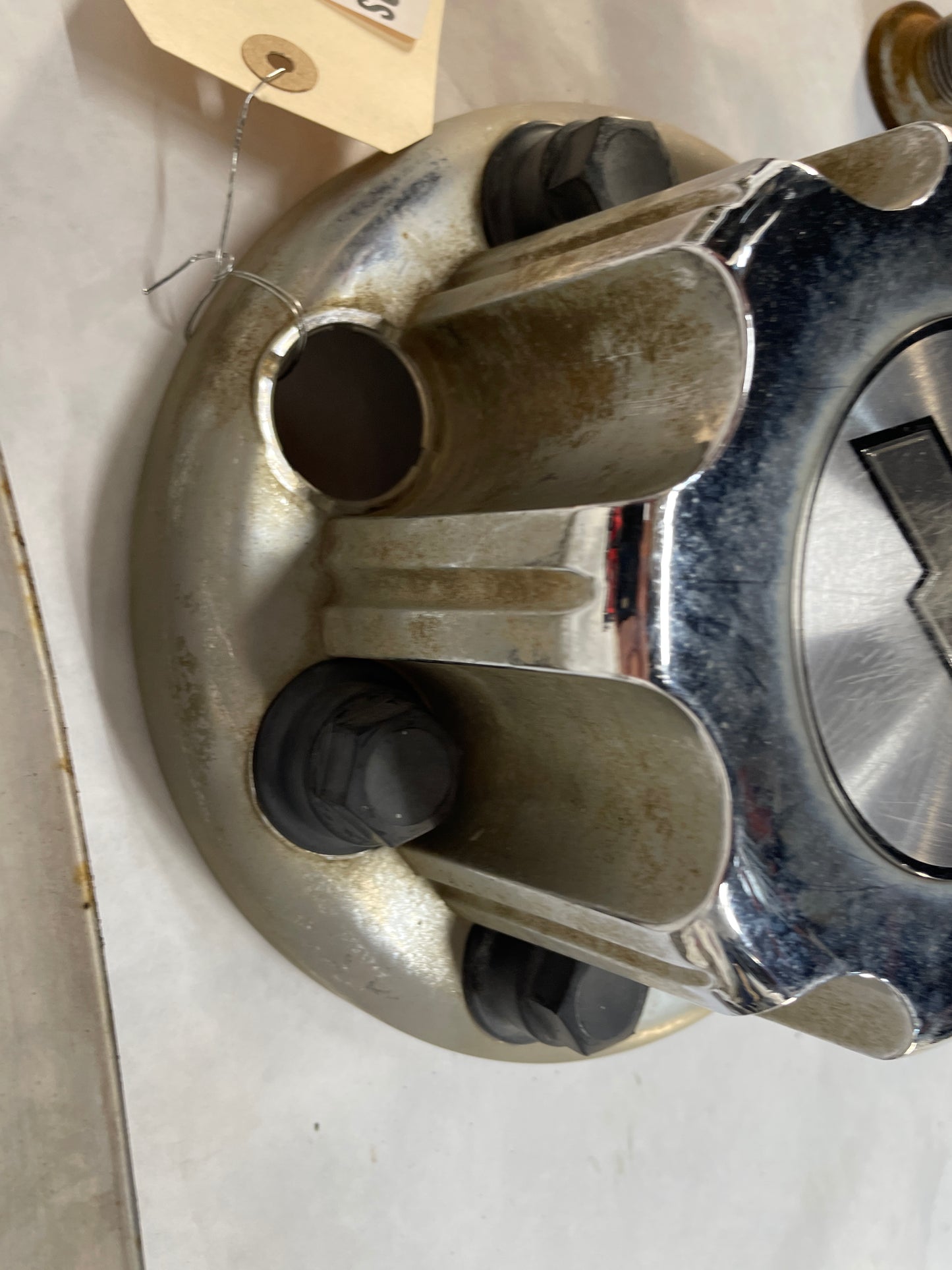 2007 Chevy Silverado K3500 Beauty Rings w/ Center Caps and Lug Nuts OEM - Day's Parts Yard
