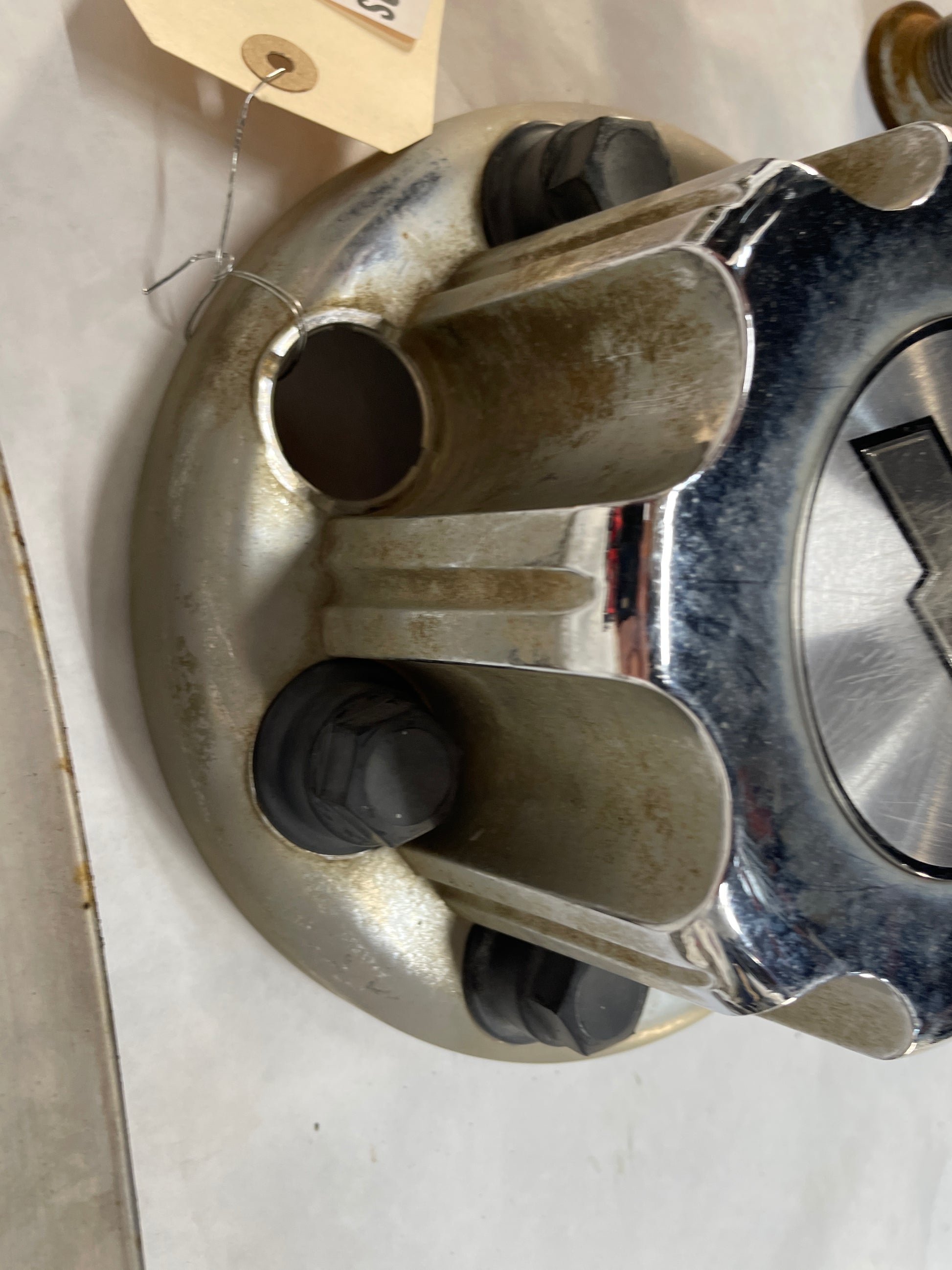 2007 Chevy Silverado K3500 Beauty Rings w/ Center Caps and Lug Nuts OEM - Day's Parts Yard