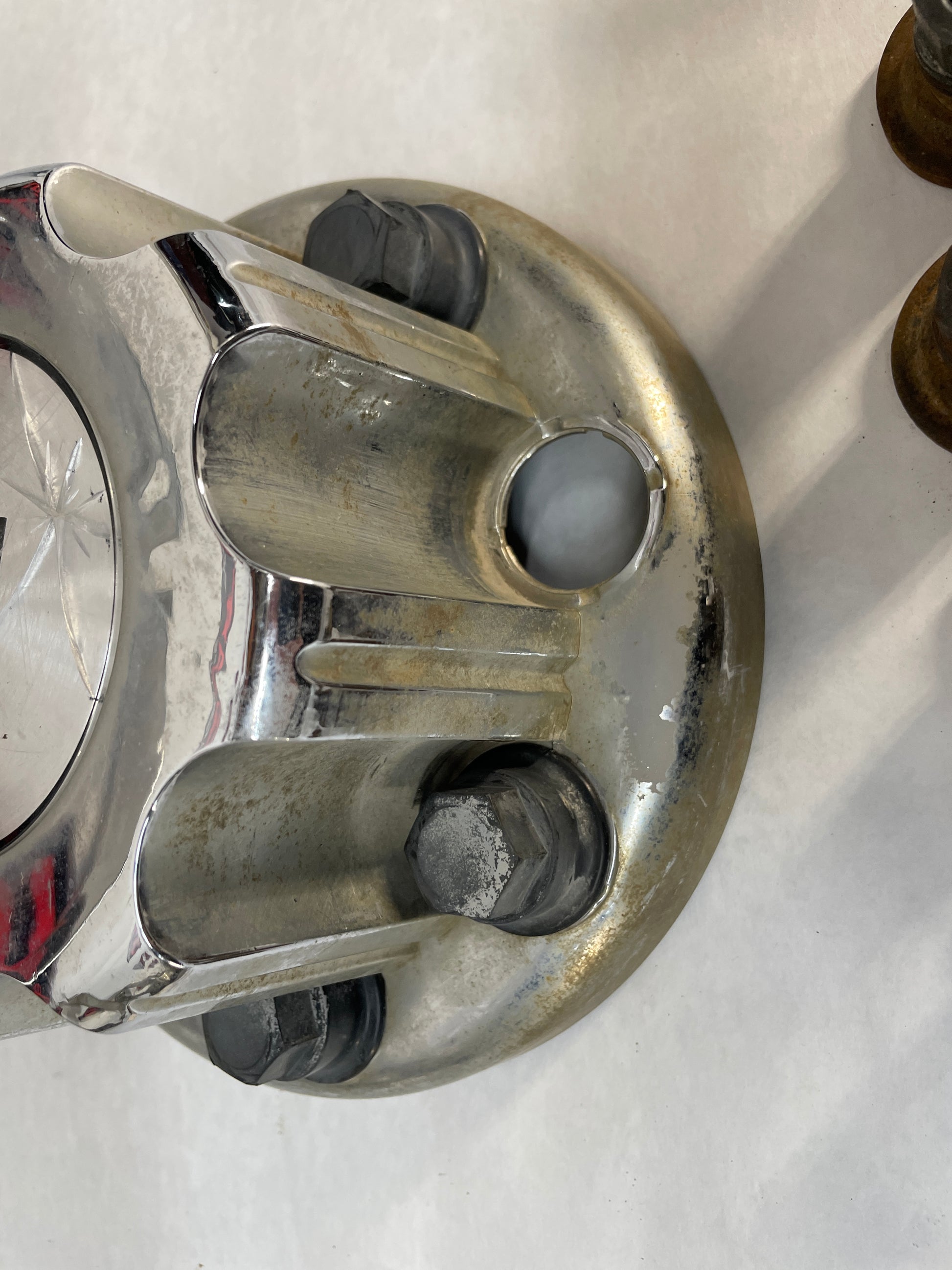 2007 Chevy Silverado K3500 Beauty Rings w/ Center Caps and Lug Nuts OEM - Day's Parts Yard