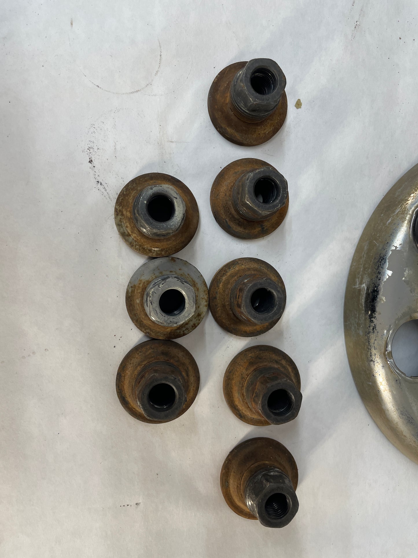 2007 Chevy Silverado K3500 Beauty Rings w/ Center Caps and Lug Nuts OEM - Day's Parts Yard