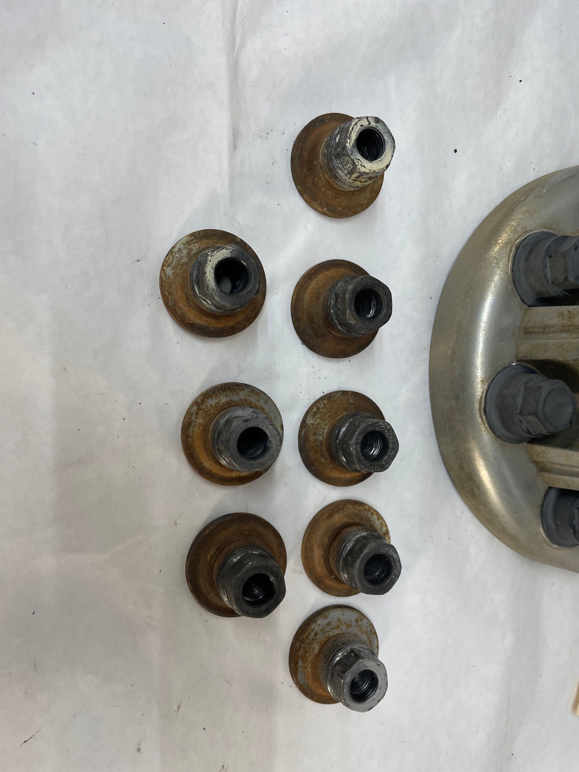 2007 Chevy Silverado K3500 Beauty Rings w/ Center Caps and Lug Nuts OEM - Day's Parts Yard
