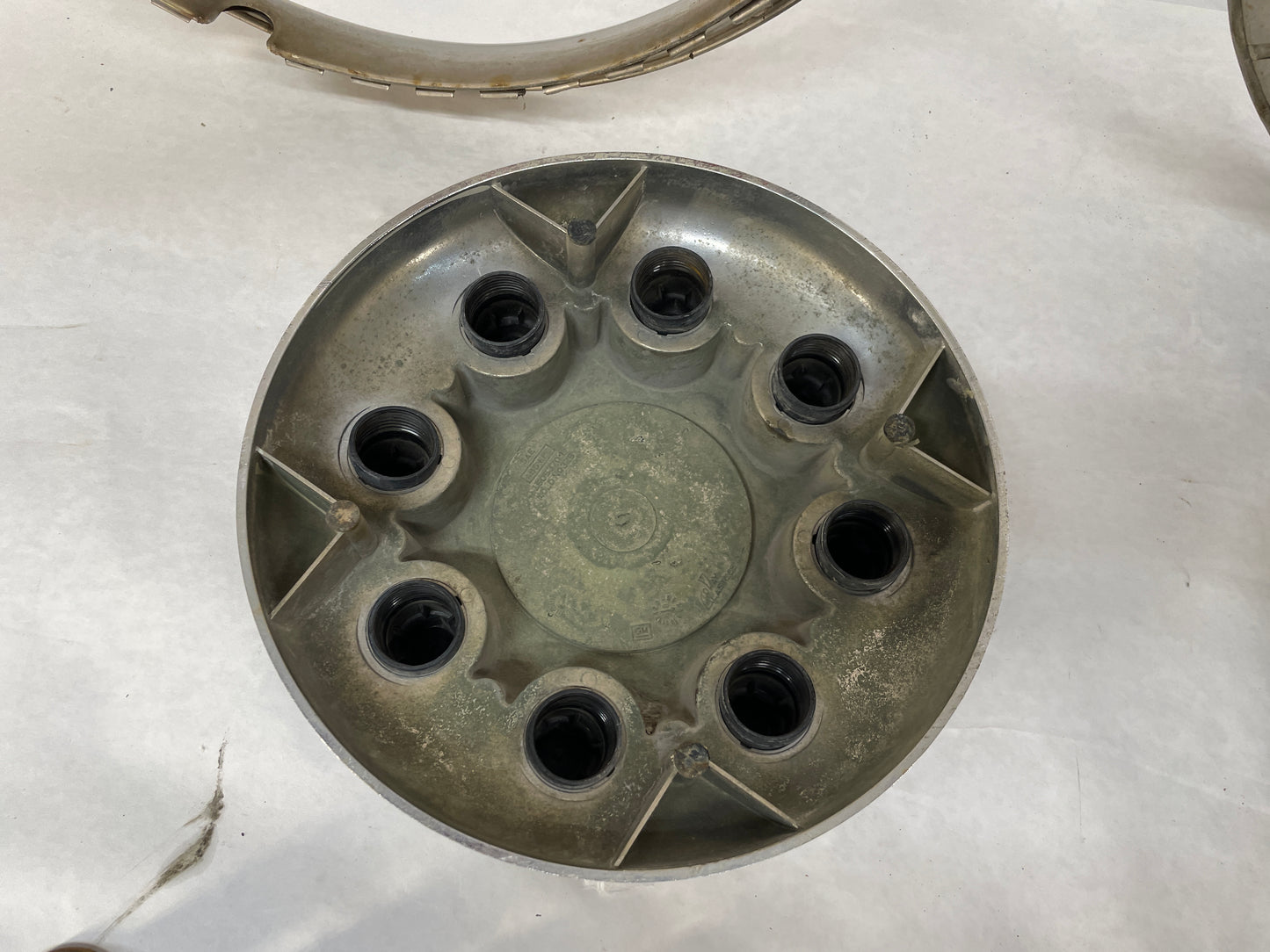 2007 Chevy Silverado K3500 Beauty Rings w/ Center Caps and Lug Nuts OEM - Day's Parts Yard