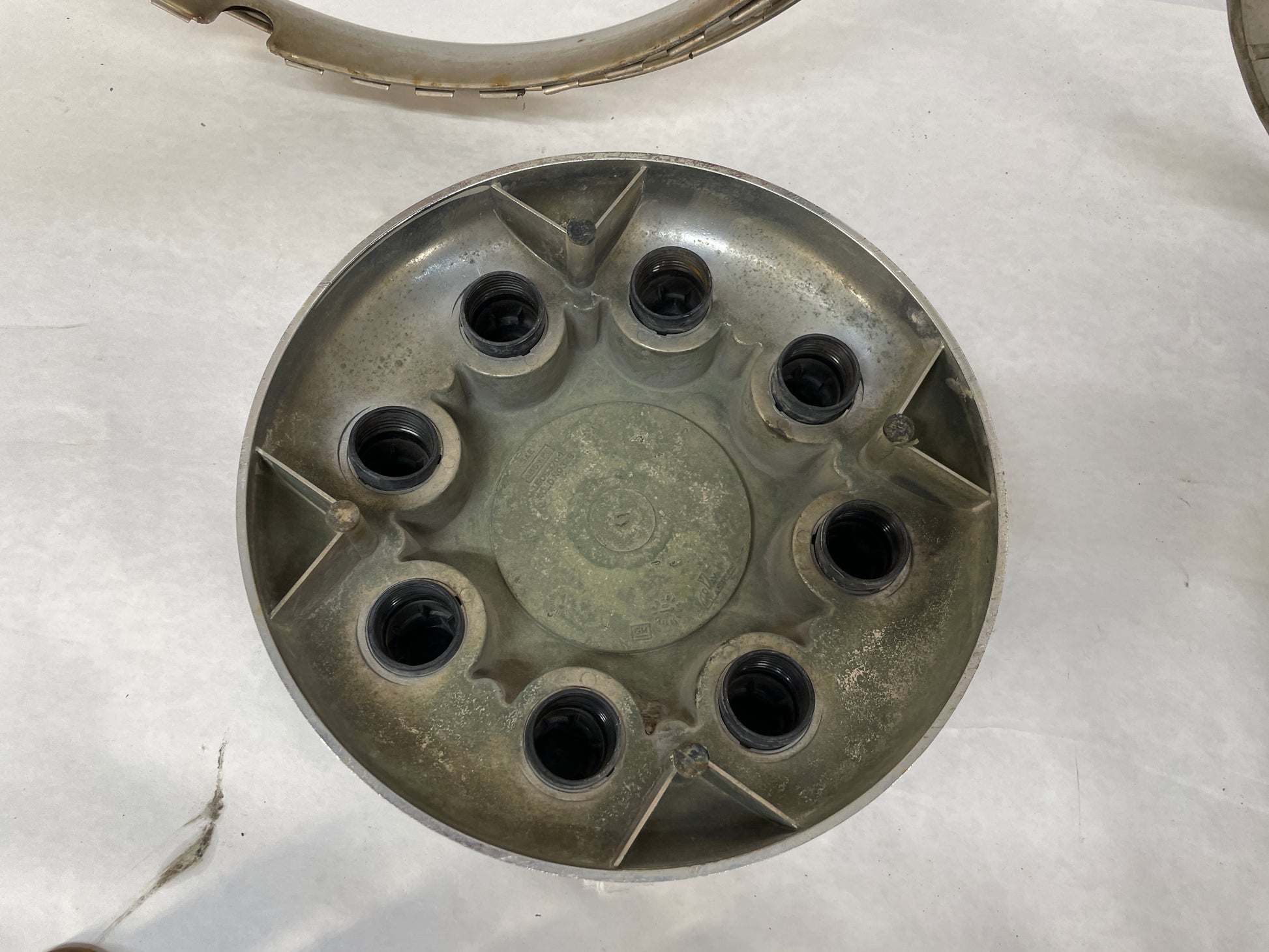 2007 Chevy Silverado K3500 Beauty Rings w/ Center Caps and Lug Nuts OEM - Day's Parts Yard