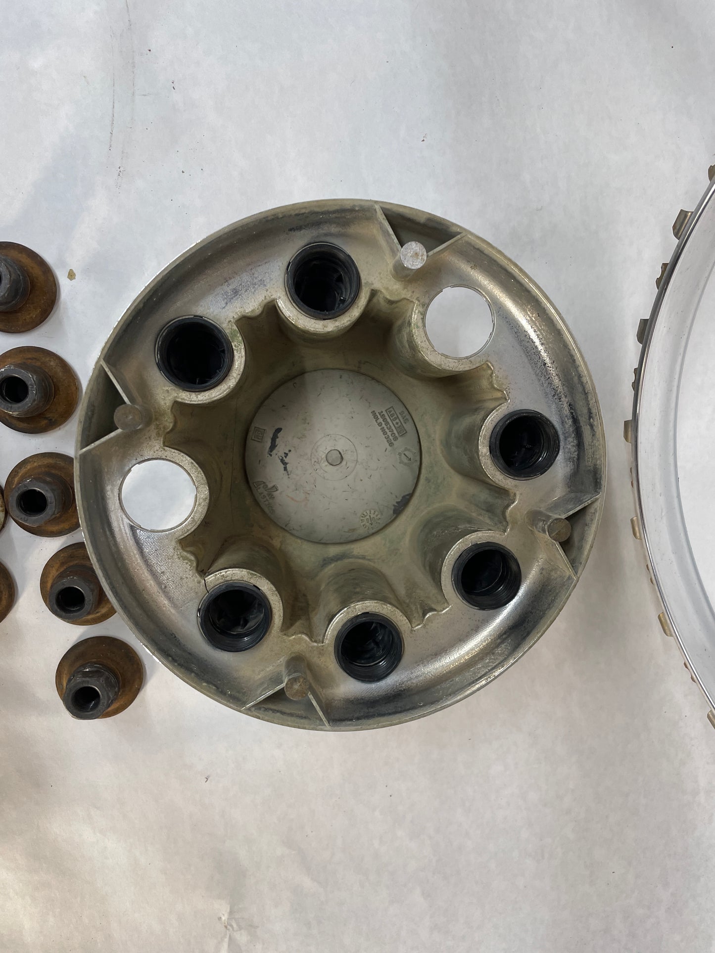 2007 Chevy Silverado K3500 Beauty Rings w/ Center Caps and Lug Nuts OEM - Day's Parts Yard