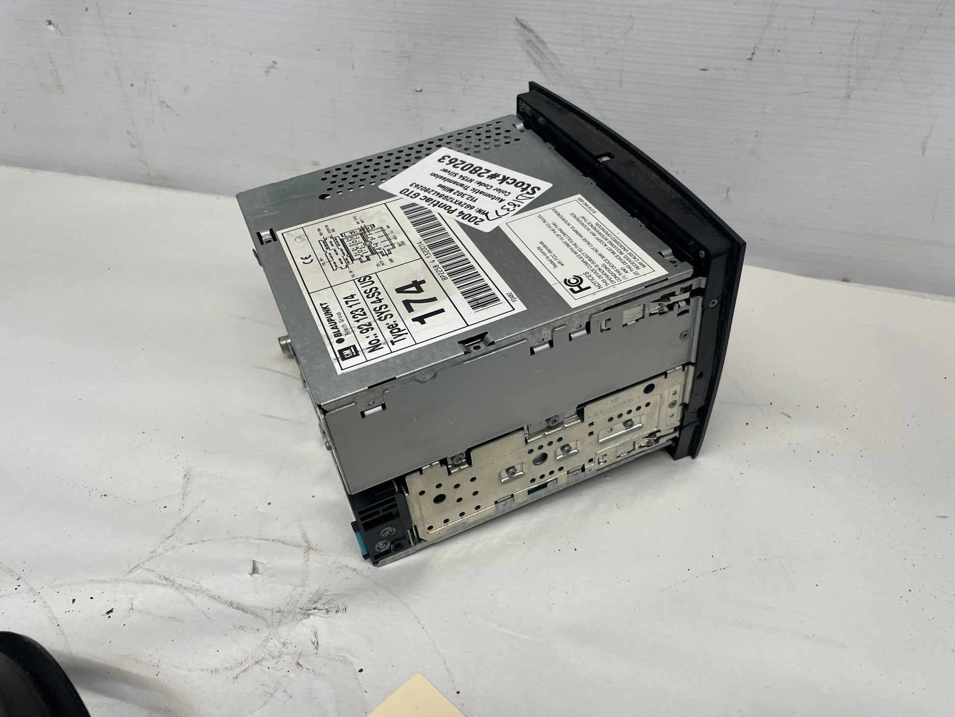 2004 Pontiac GTO Radio Stereo 6 Disk CD Changer Blaupunkt OEM - Day's Parts Yard