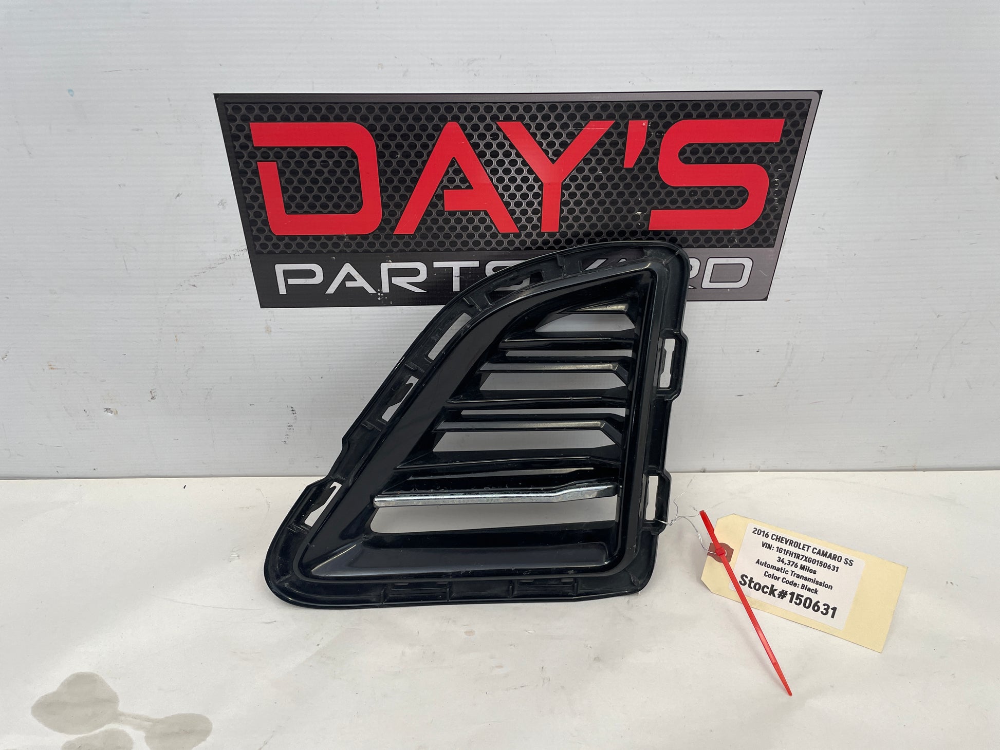 2016 Chevy Camaro SS Front RH Passenger Bumper Daylight Running Light Trim OEM - Day's Parts Yard