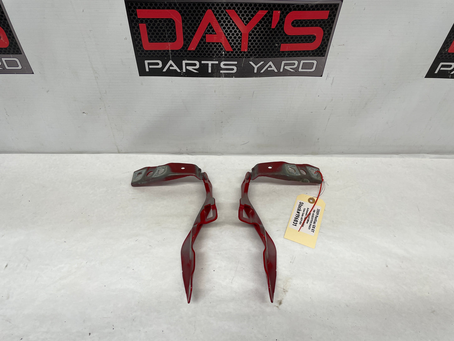 2009 Pontiac G8 GT RH & LH Hood Hinges w/ Mounting Brackets OEM - Day's Parts Yard