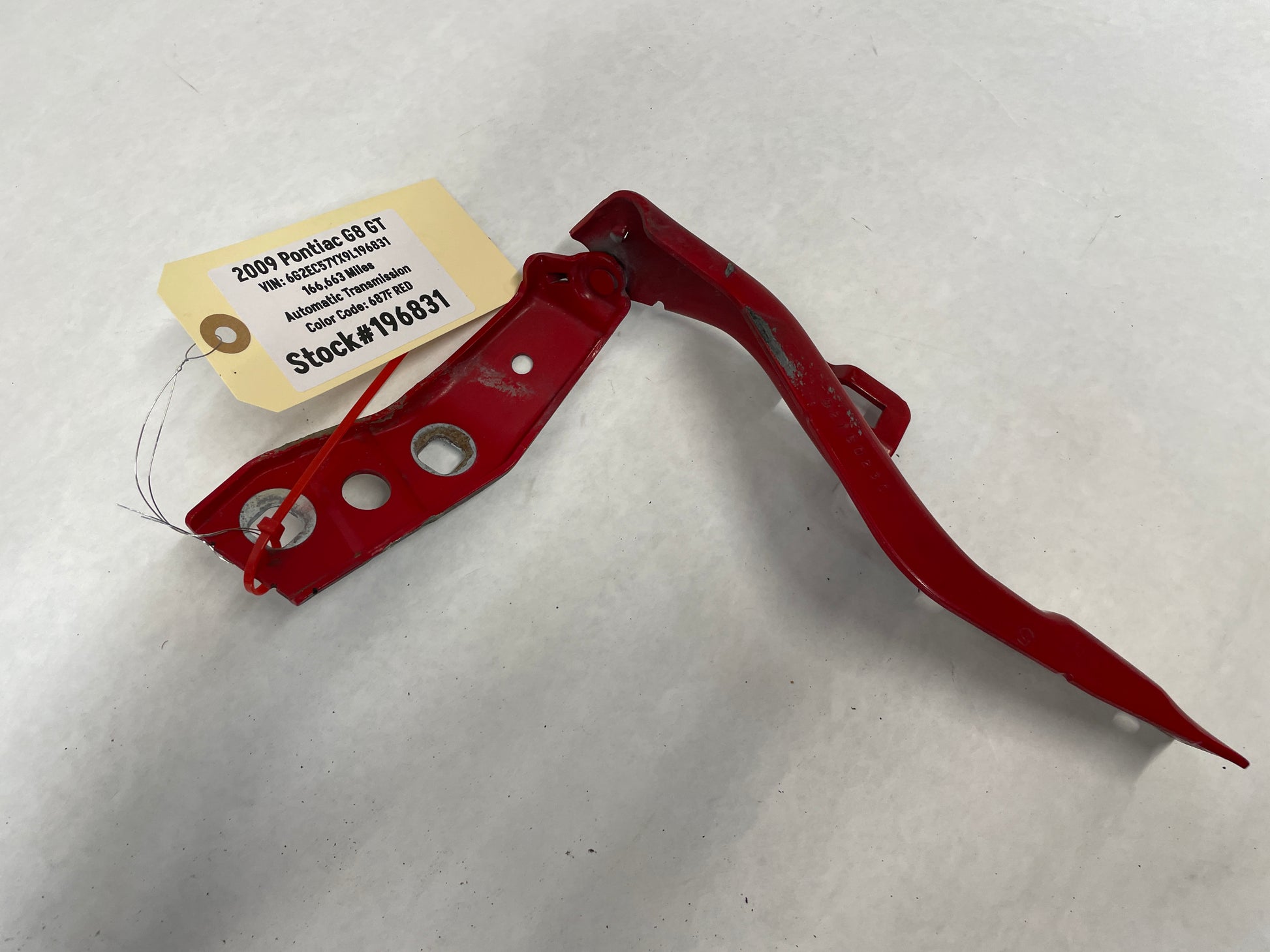 2009 Pontiac G8 GT RH & LH Hood Hinges w/ Mounting Brackets OEM - Day's Parts Yard