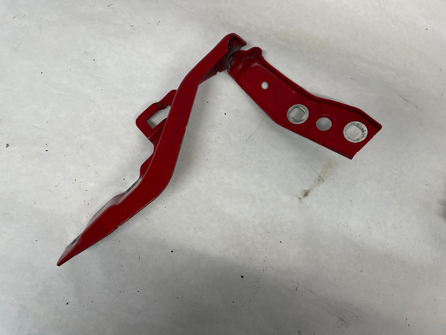 2009 Pontiac G8 GT RH & LH Hood Hinges w/ Mounting Brackets OEM - Day's Parts Yard