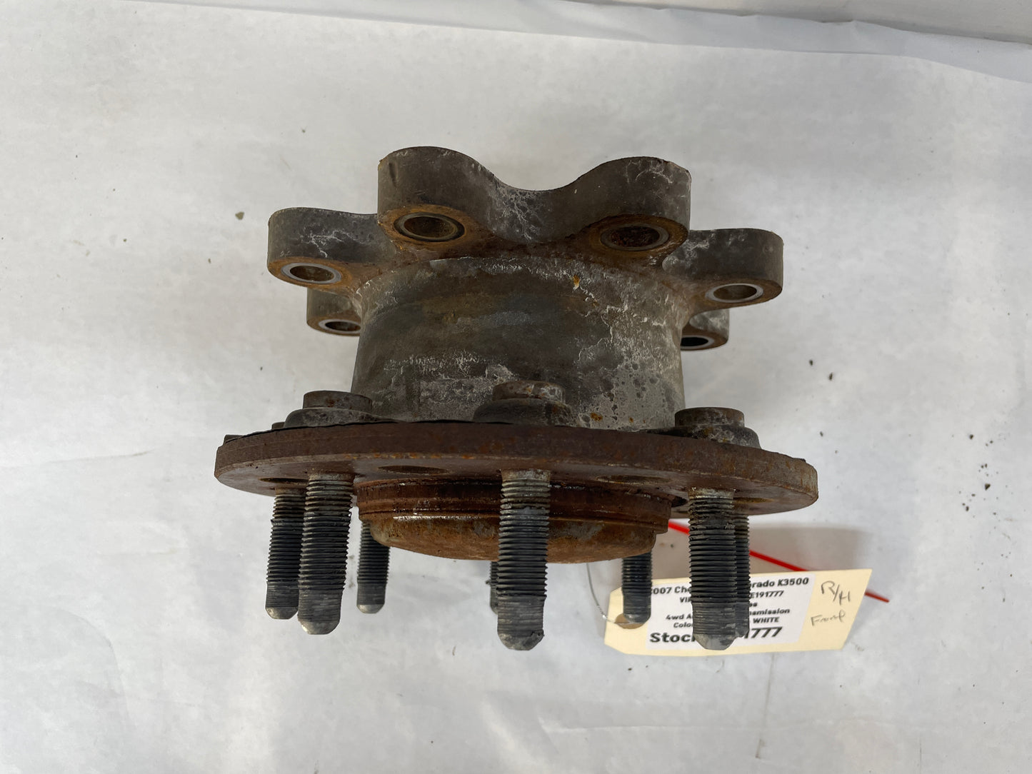 2007 Chevy Silverado K3500 RH Passenger Front Dual Wheel Bearing & Hub Assembly OEM - Day's Parts Yard