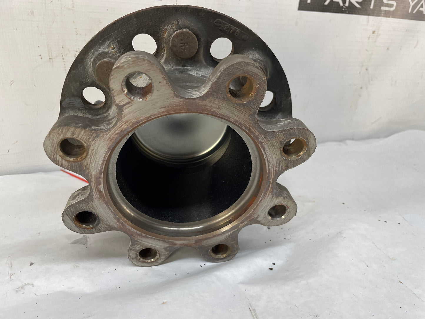 2007 Chevy Silverado K3500 RH Passenger Front Dual Wheel Bearing & Hub Assembly OEM - Day's Parts Yard