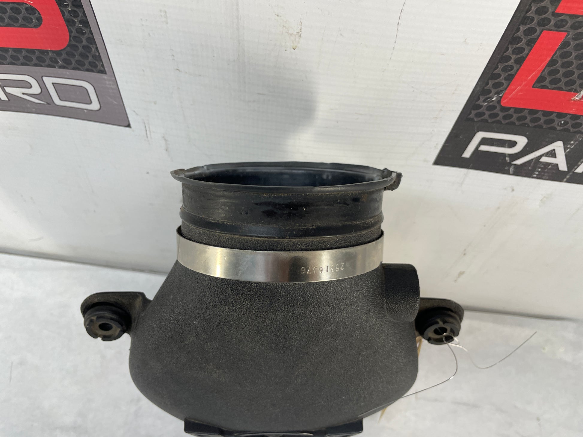 2004 Chevy C5 Corvette Air Cleaner Intake Bridge Duct OEM - Day's Parts Yard