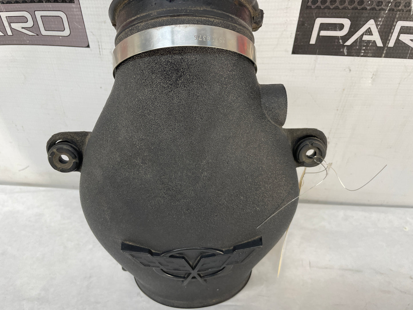 2004 Chevy C5 Corvette Air Cleaner Intake Bridge Duct OEM - Day's Parts Yard
