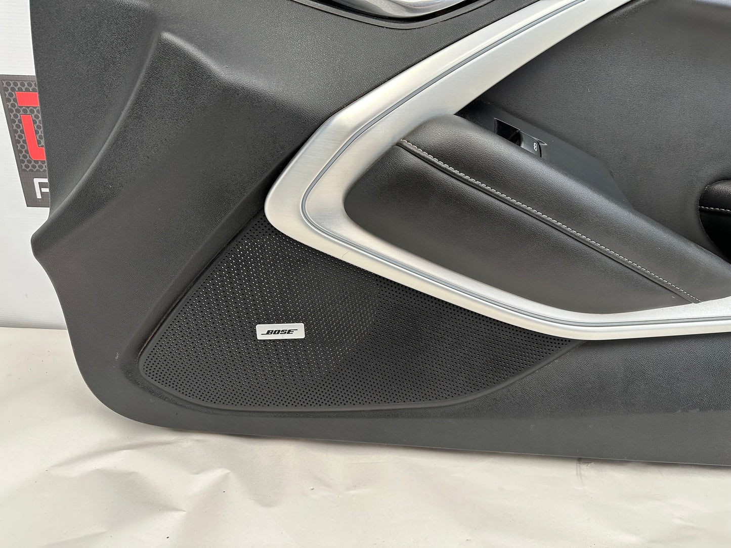 2020 Chevy Camaro SS Front RH Passenger Door Panel OEM