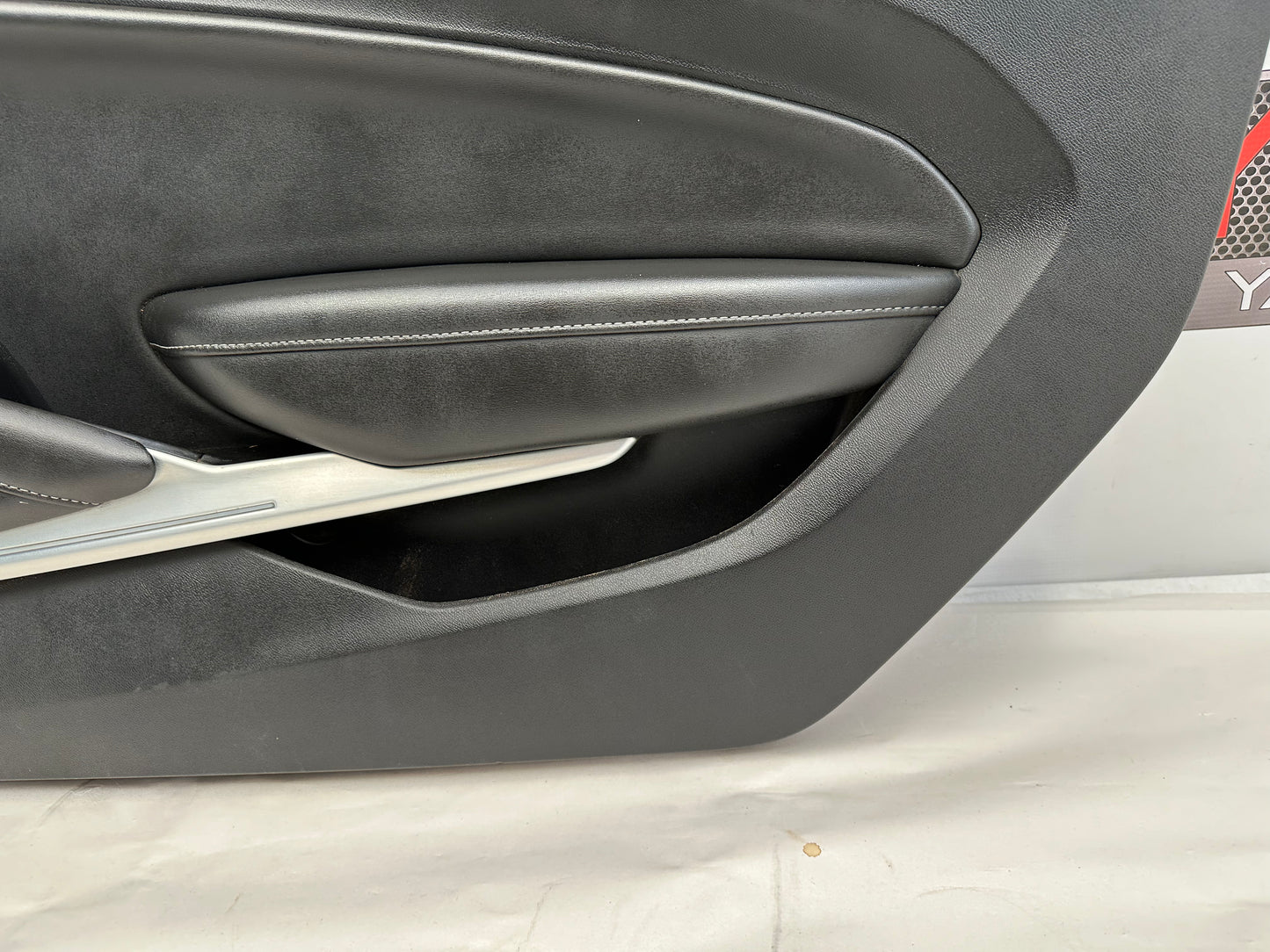 2020 Chevy Camaro SS Front RH Passenger Door Panel OEM