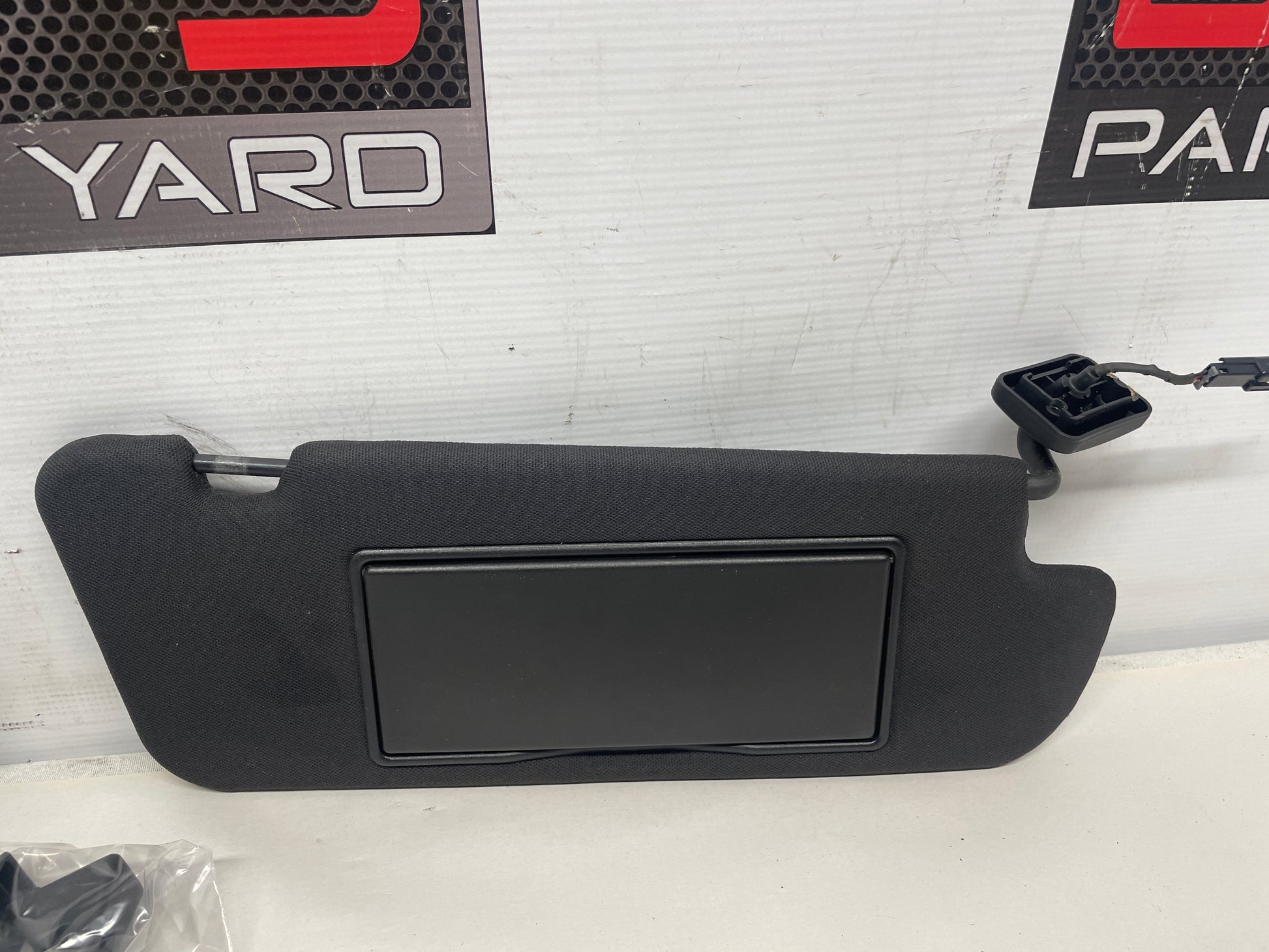 2004 Pontiac GTO RH & LH Sun Visors Sunvisors w/ Clips OEM - Day's Parts Yard