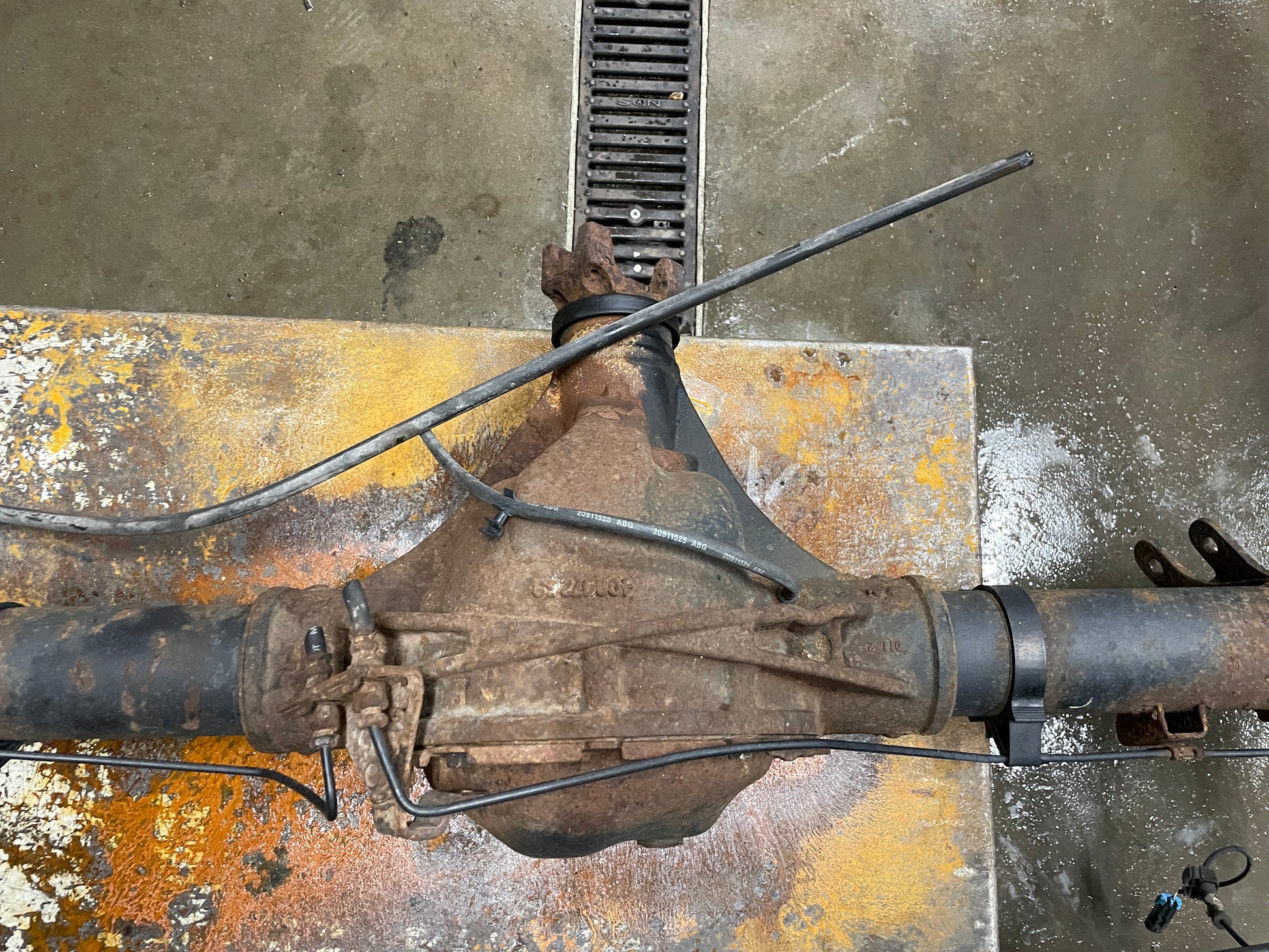 2012 Chevy Silverado K1500 LT Rear End Axle Carrier Rearend Differential - Day's Parts Yard