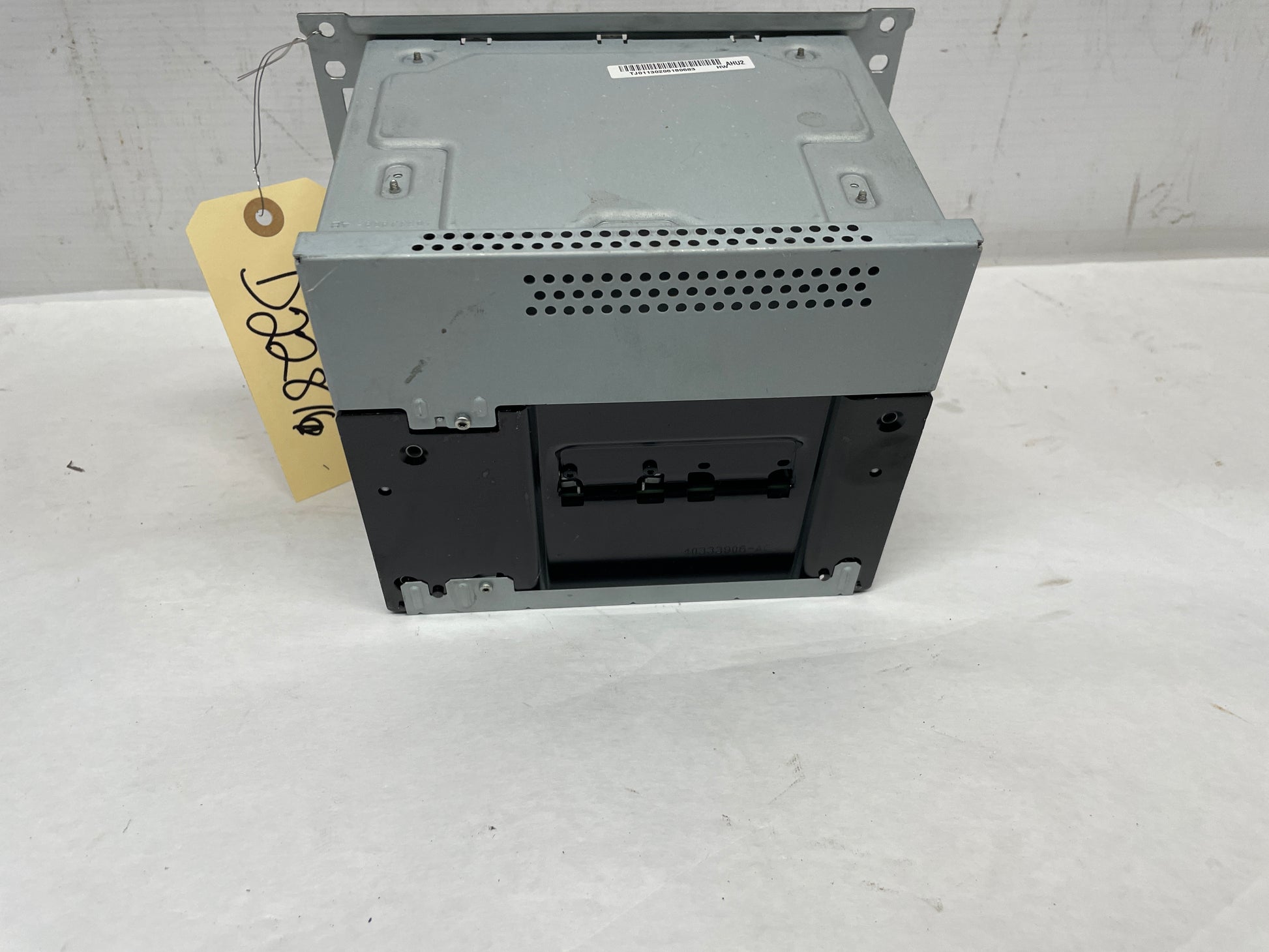 2013 Chevy Caprice PPV Radio Stereo Receiver Unit OEM - Day's Parts Yard