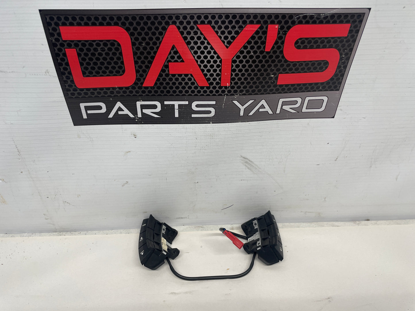 2004 Pontiac GTO Steering Wheel Radio Control Buttons OEM