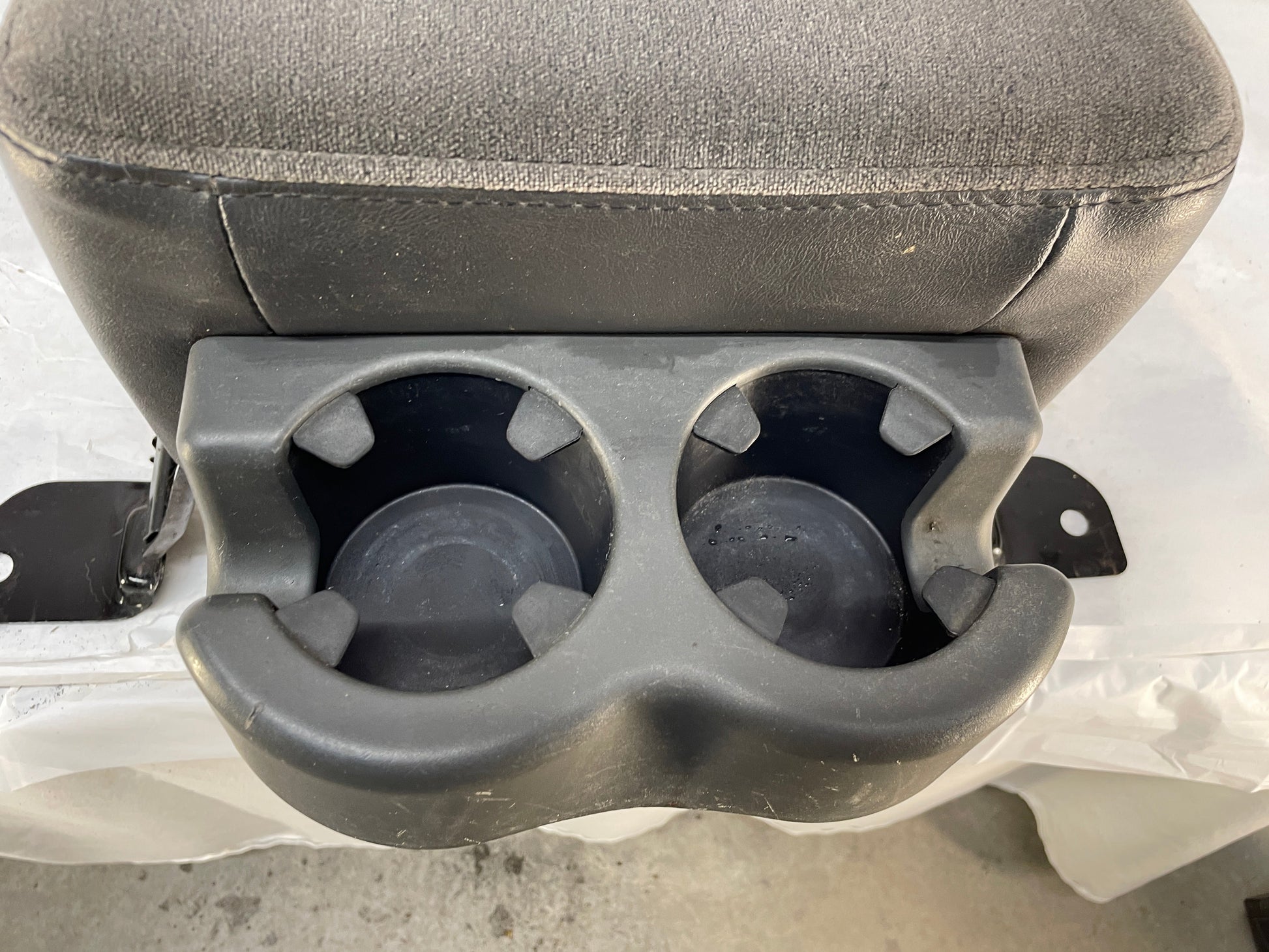 2007 Chevy Silverado K3500 Center Console Jump Seat OEM - Day's Parts Yard