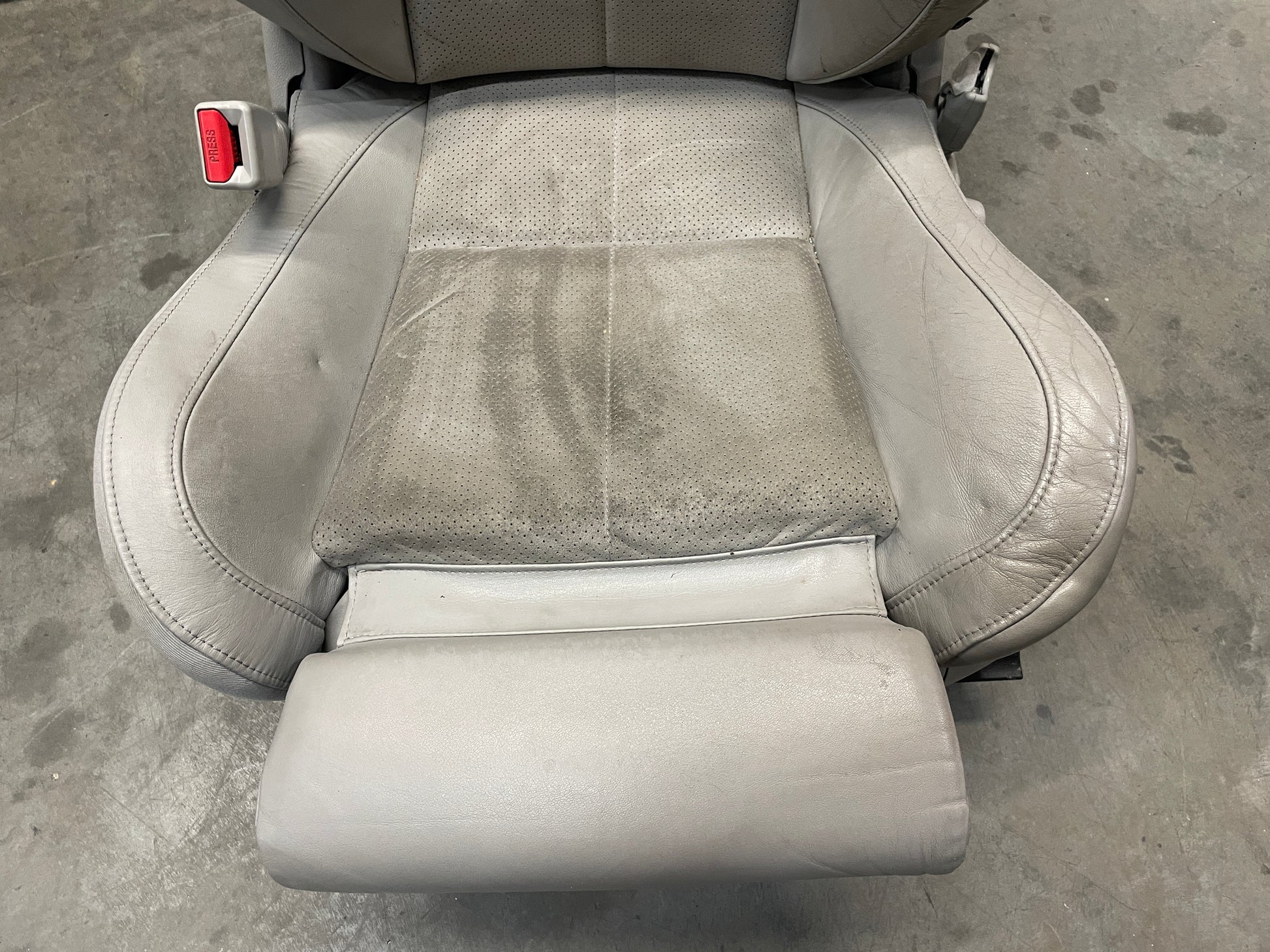 2011 Cadillac CTS-V Seats Fronts and Rears Recaro Gray OEM - Day's Parts Yard